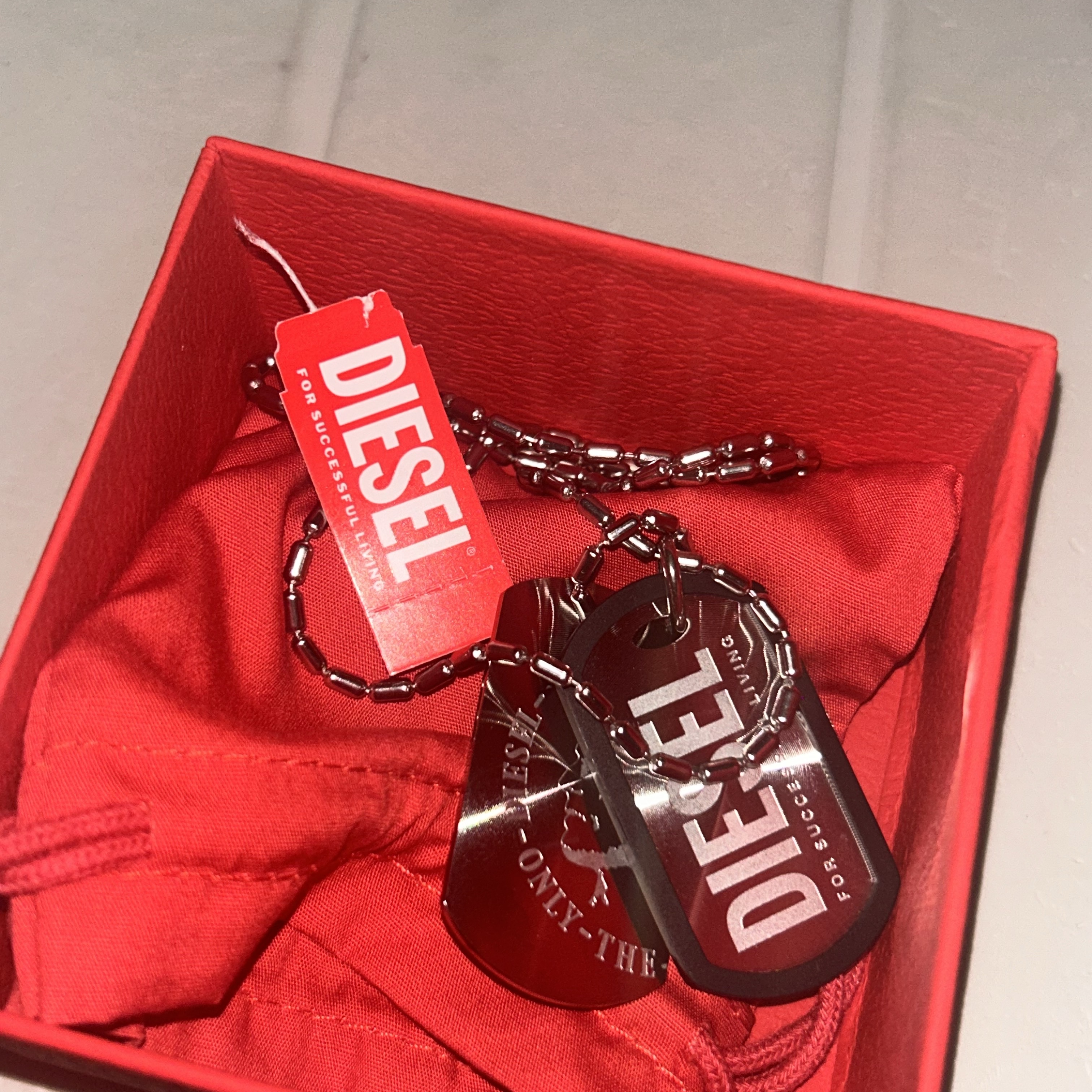 Diesel Dx0011 Stainless Steel Double Dog Tag Necklace Silver 착용 스타일