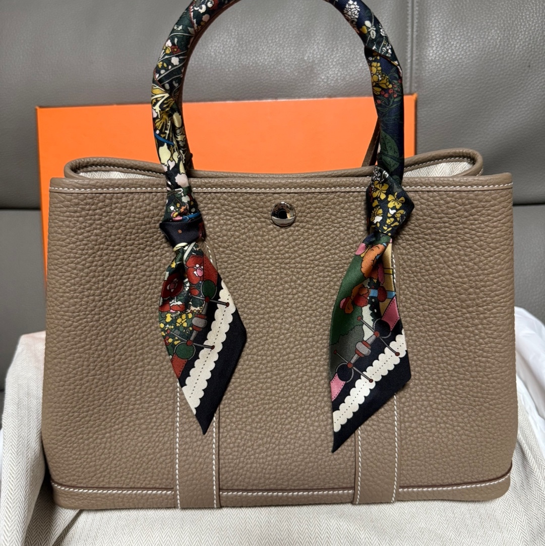 Hermes Garden Party 30 Bag Negonda & Palladium Etoupe 착용 스타일 - 2