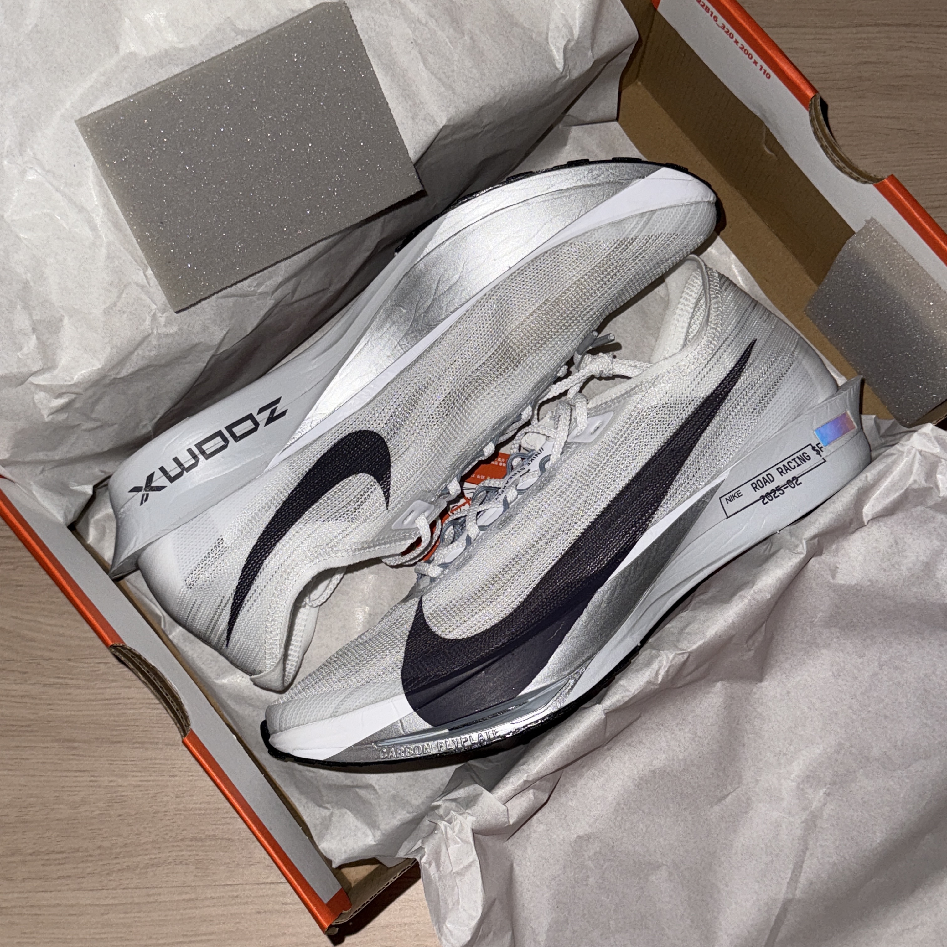Nike ZoomX Streakfly 2 White Obsidian Mist 착용 스타일