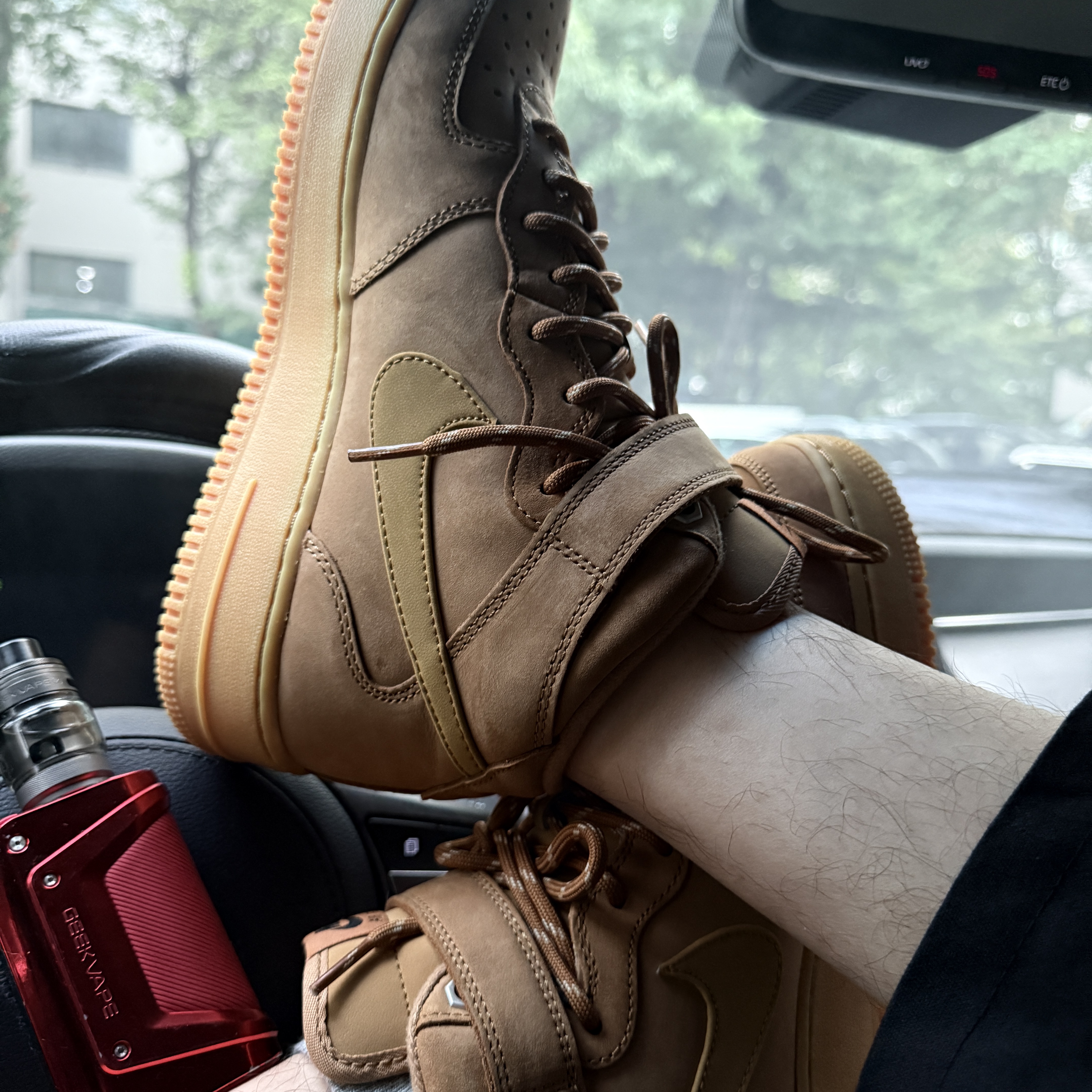 Nike Air Force 1 Mid '07 WB Flax 착용 스타일