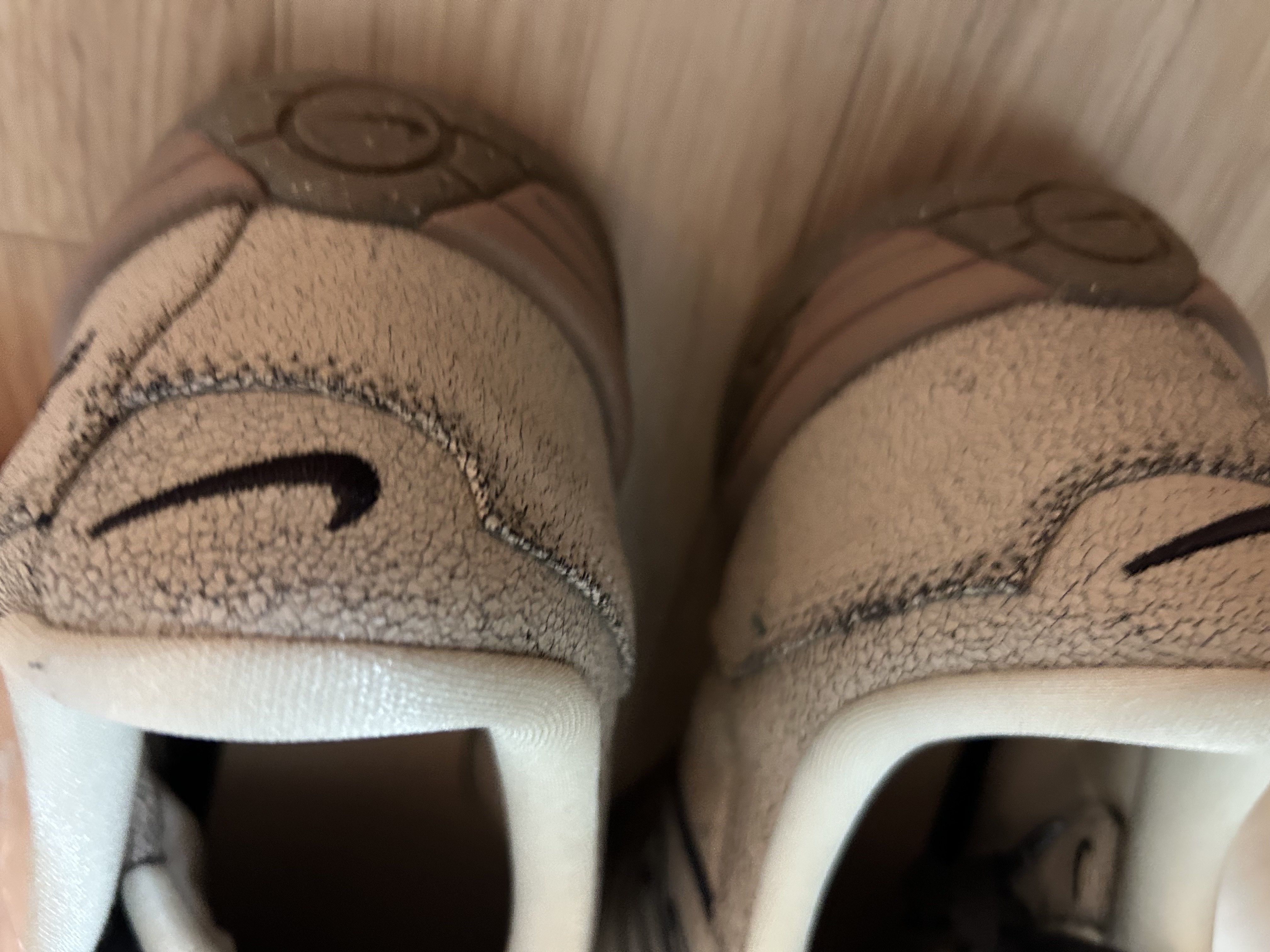 Nike Total 90 III SP Pearl White and Gum Dark Brown 착용 스타일