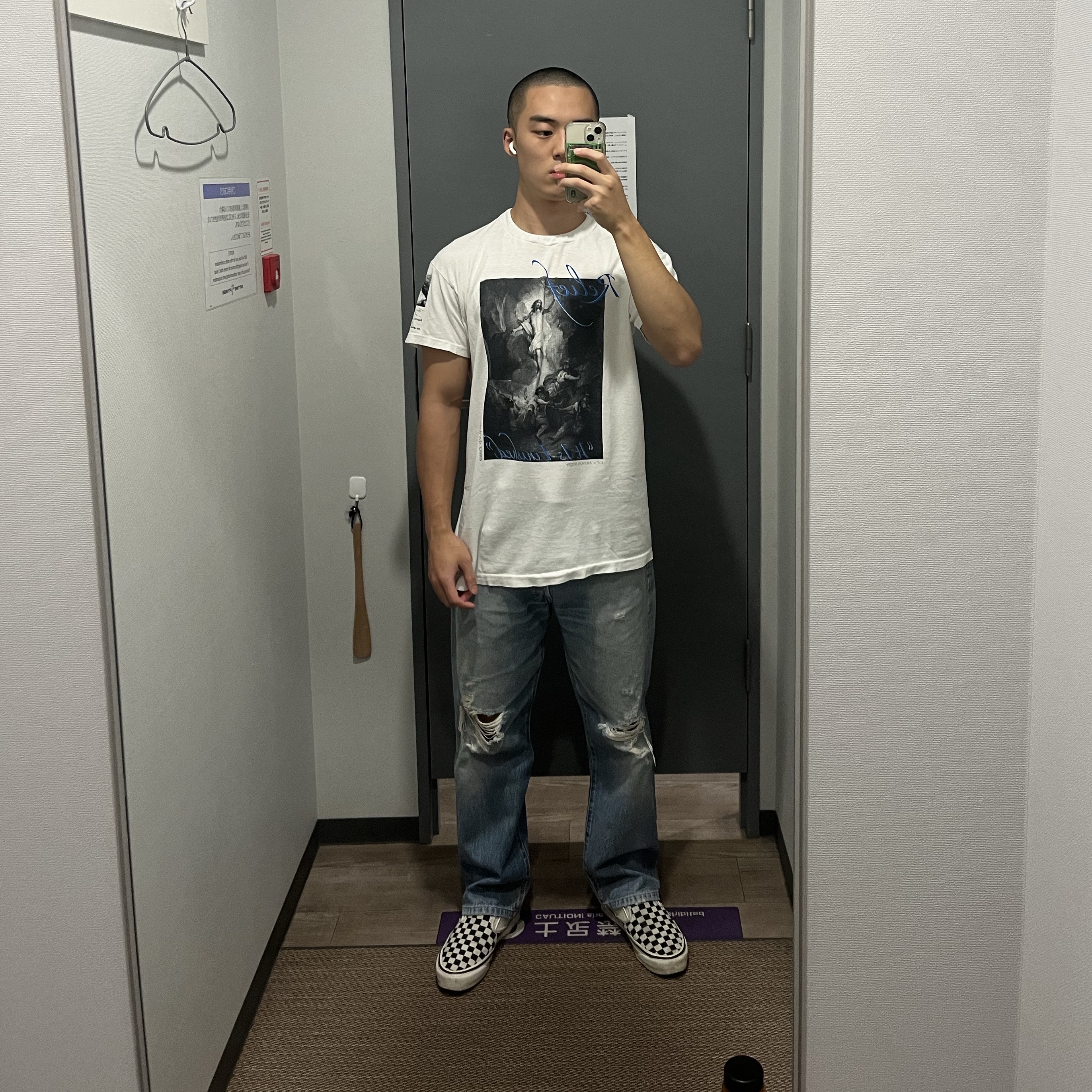 [S등급] Refurbished iPhone 13 mini 128GB Starlight, Vans MTE Checkerboard Slip-On Reissue 98 Marshmallow 착용 스타일