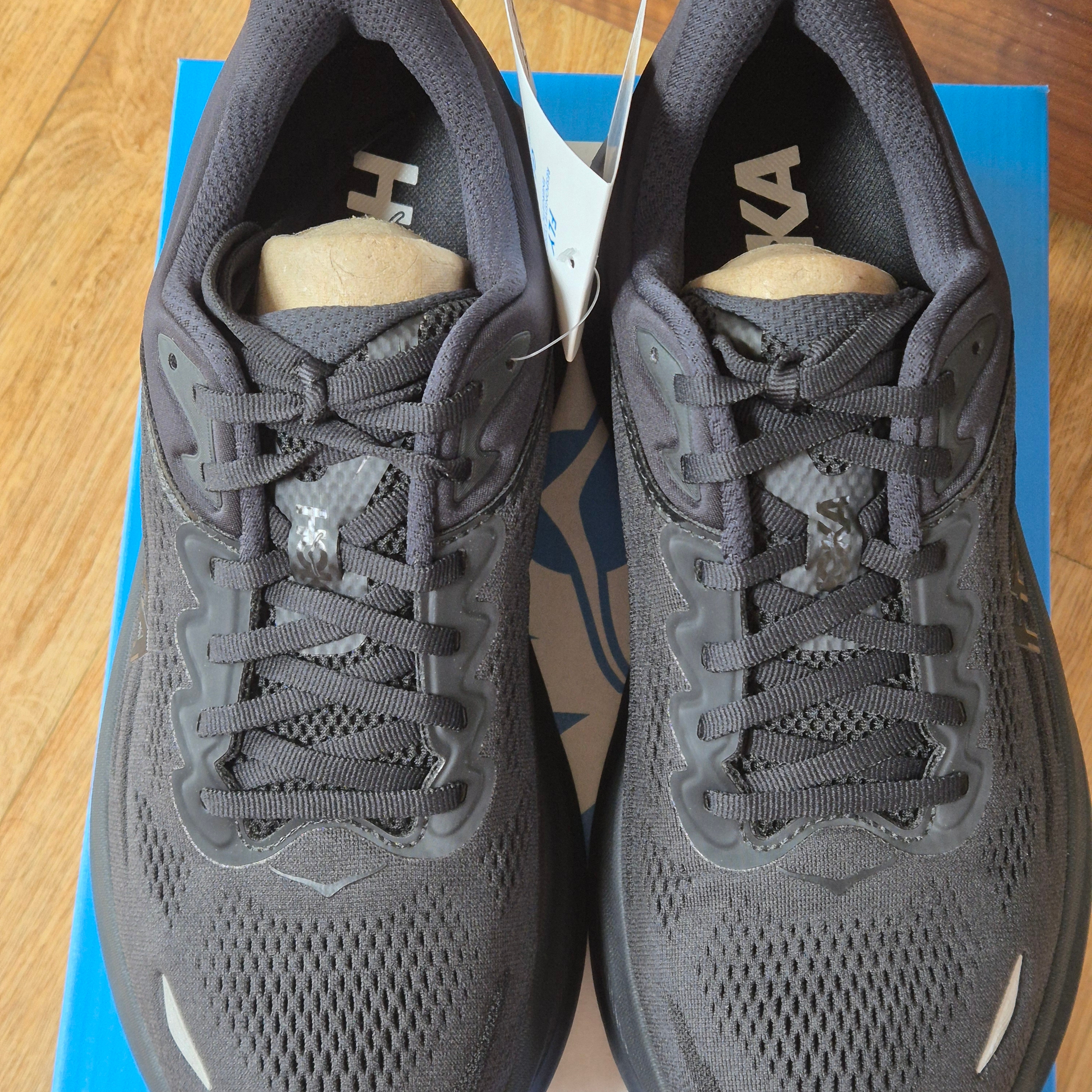 Hoka Bondi 9 Black - Wide 착용 스타일 - 5