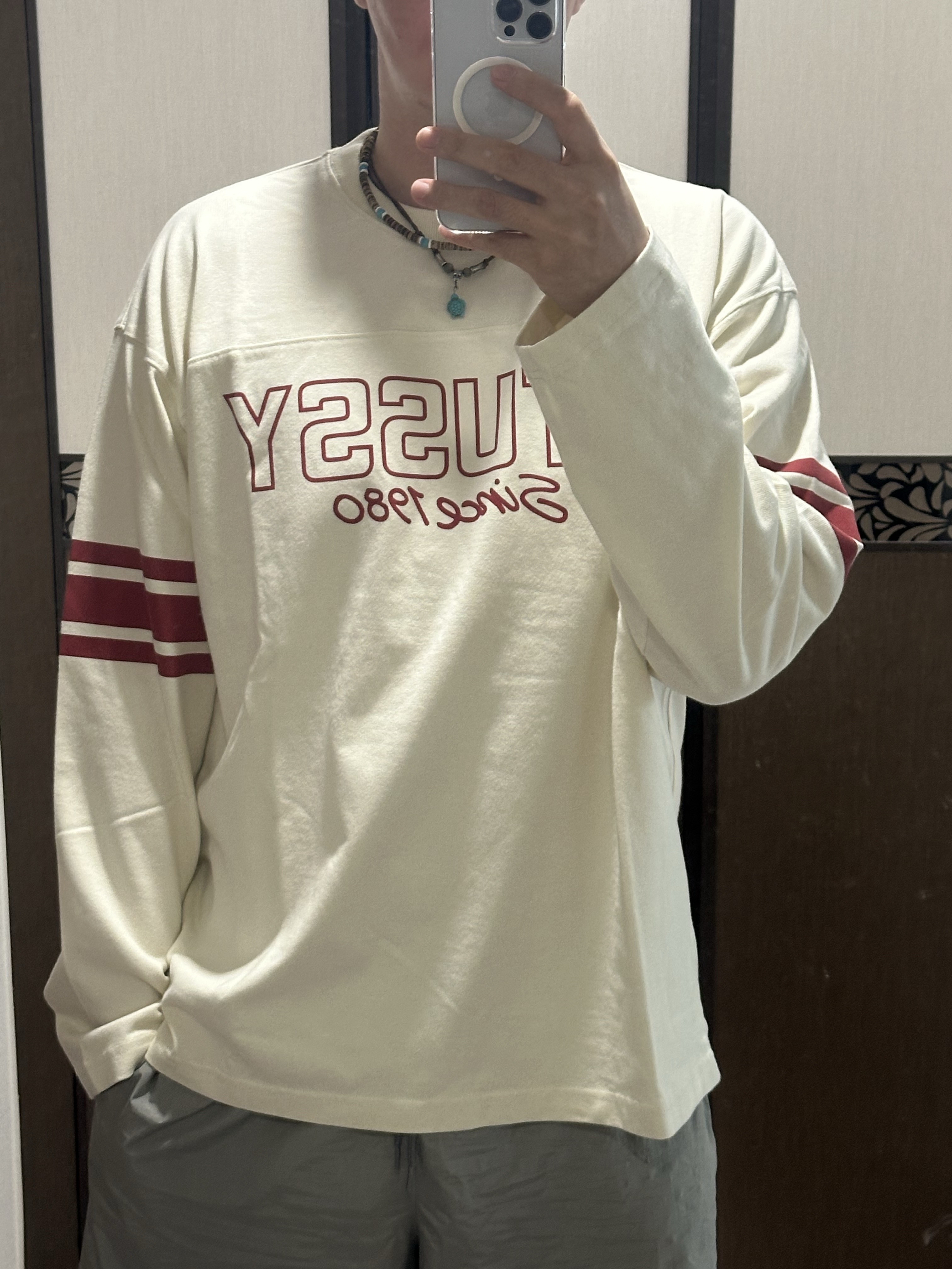 Stussy Football Crew Bone 착용 스타일