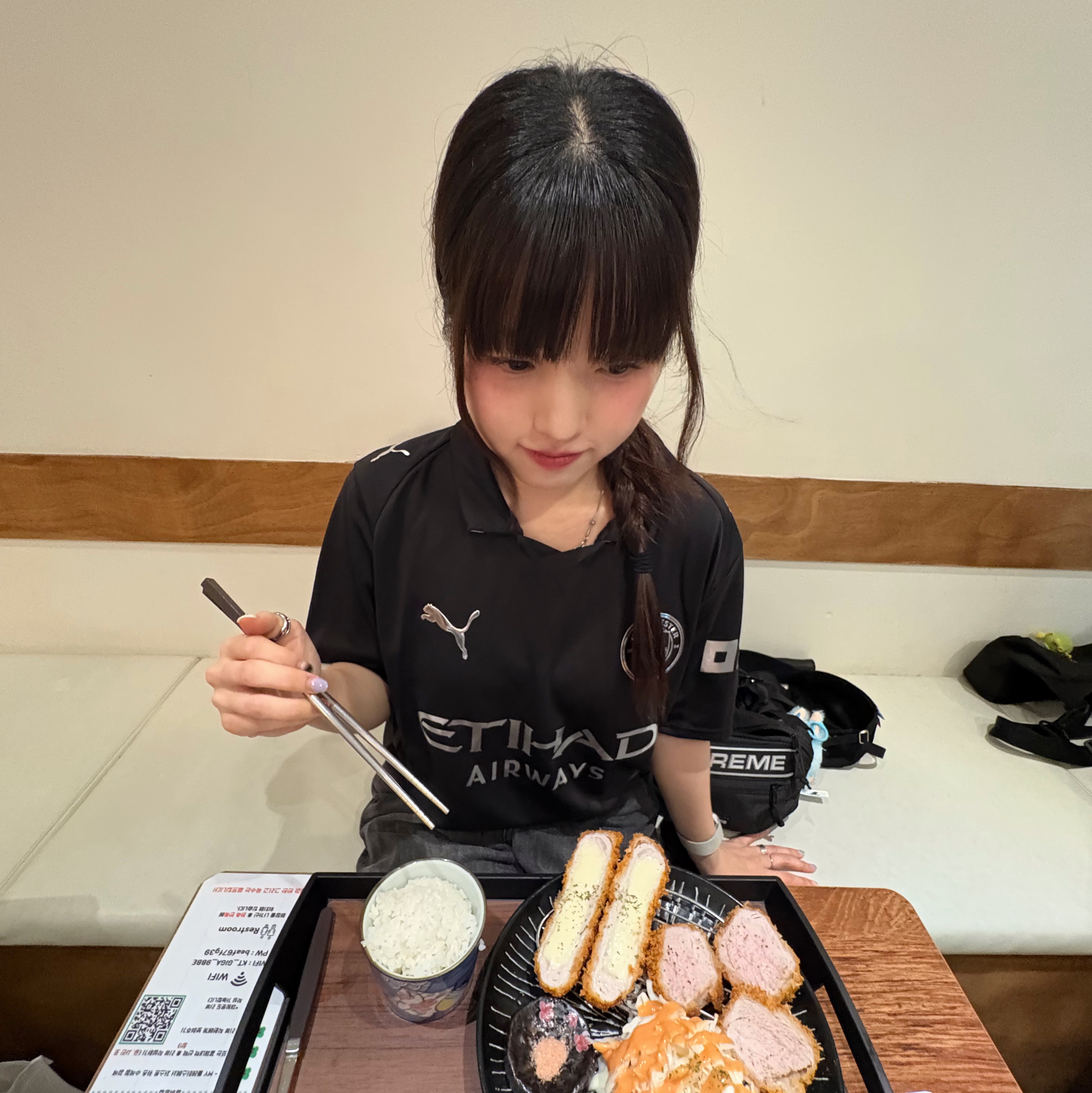 Puma Manchester City 2025/26 Away Replica Jersey Black (Non Marking Ver.), Supreme Waist Bag Black - 23FW 착용 스타일 - 3