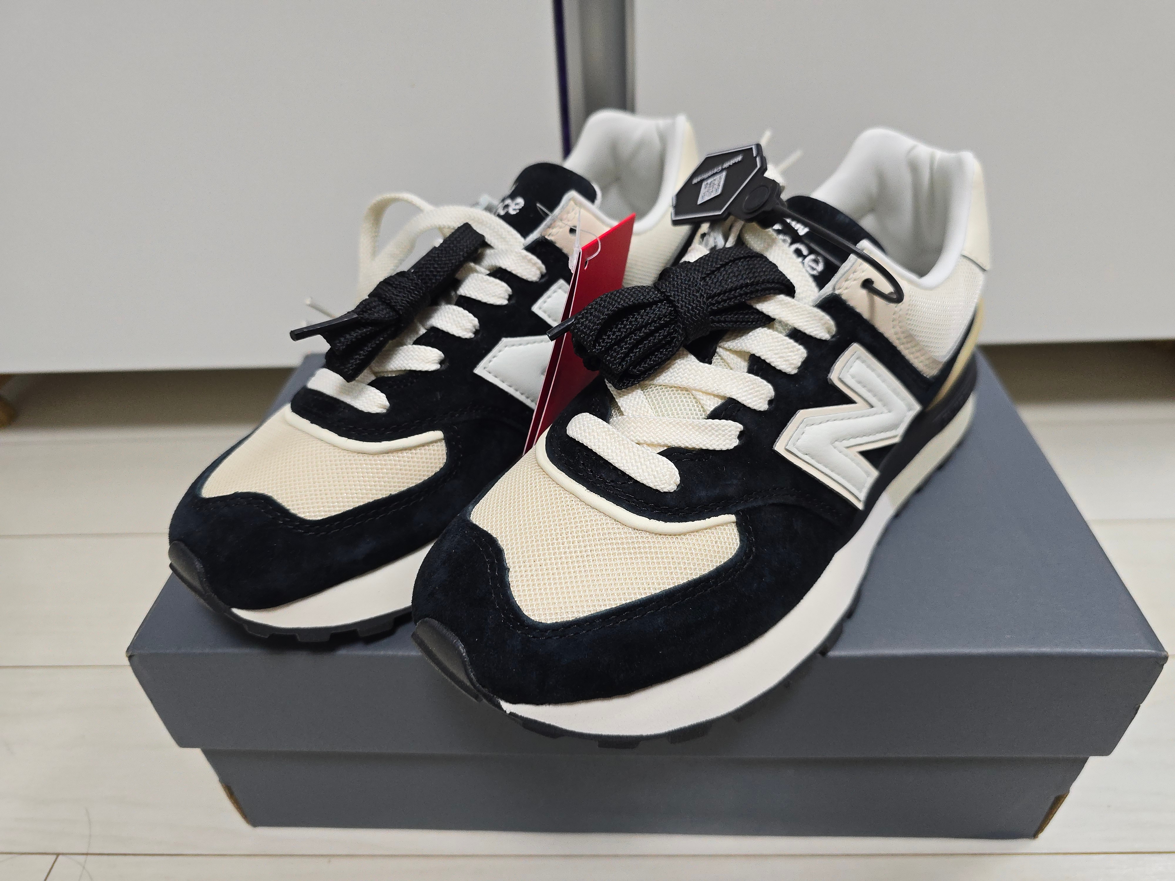 New Balance 574 Legacy Black Angora 착용 스타일