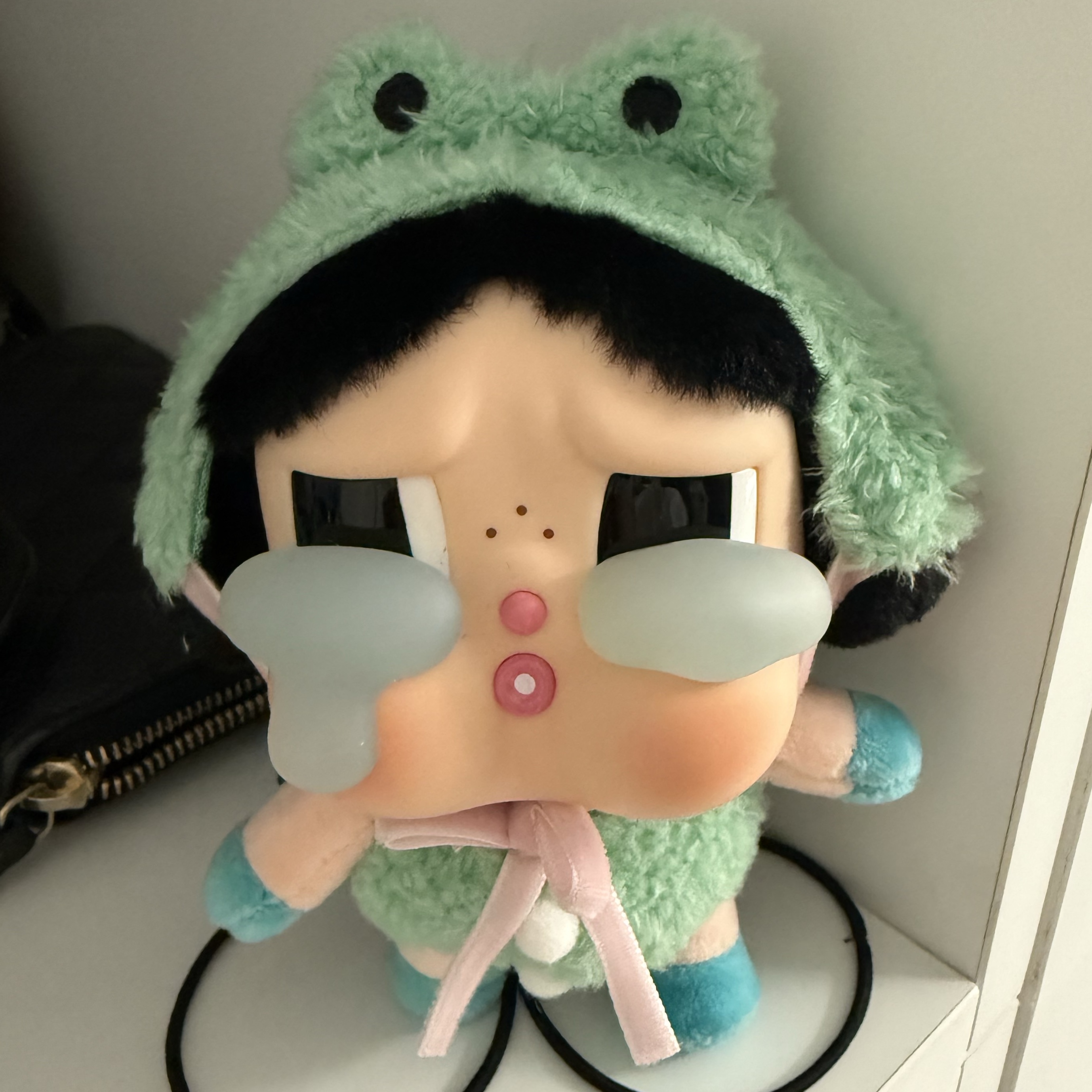 Pop Mart Crybaby Crying Again Series Plush Keyring Sealed Case (1 Blind Box) 착용 스타일