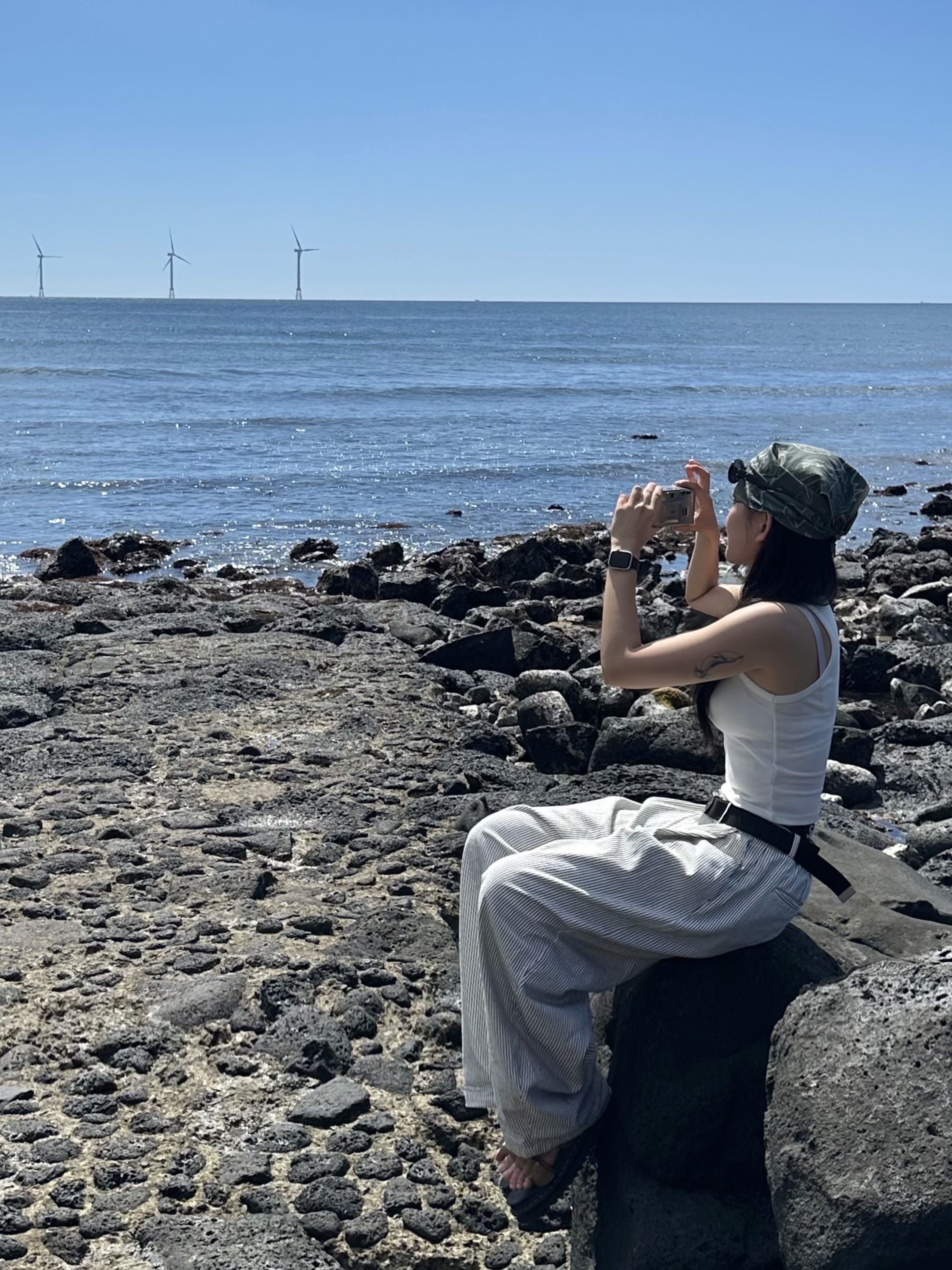 IAB Studio x Delicious in Dungeon Bandana Green, (W) Bohemian Seoul Basic Sleeveless Crop Top Ivory 착용 스타일 - 1