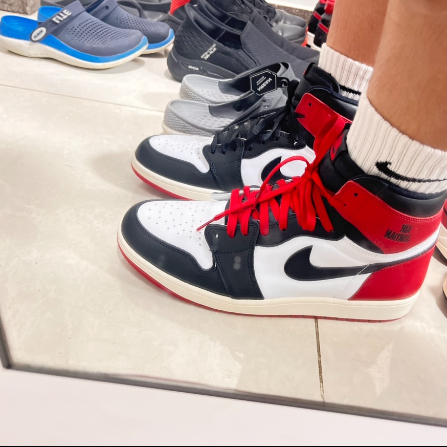 Jordan 1 Retro High OG Black Toe 착용 스타일