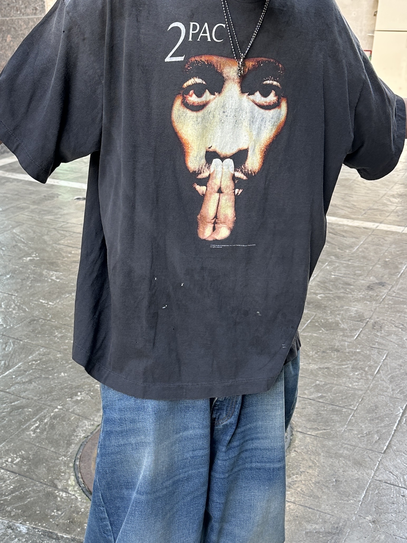 Saint Mxxxxxx x 2Pac S/S T-Shirt Black - 25SS 착용 스타일 - 2