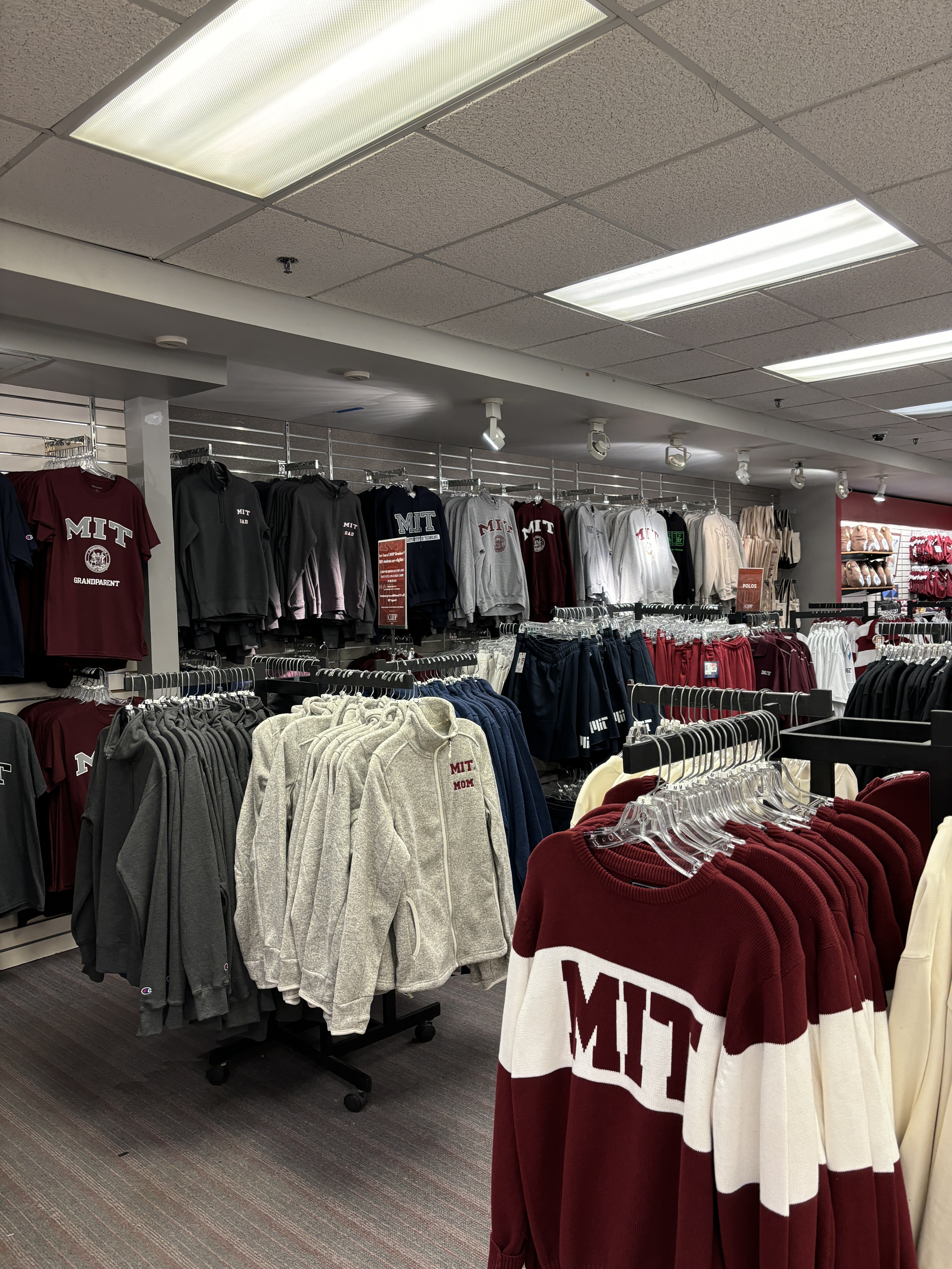 Supreme Bleed Logo S/S Top White - 20FW, Supreme x Champion Mesh Short Red - 24SS 착용 스타일 - 5