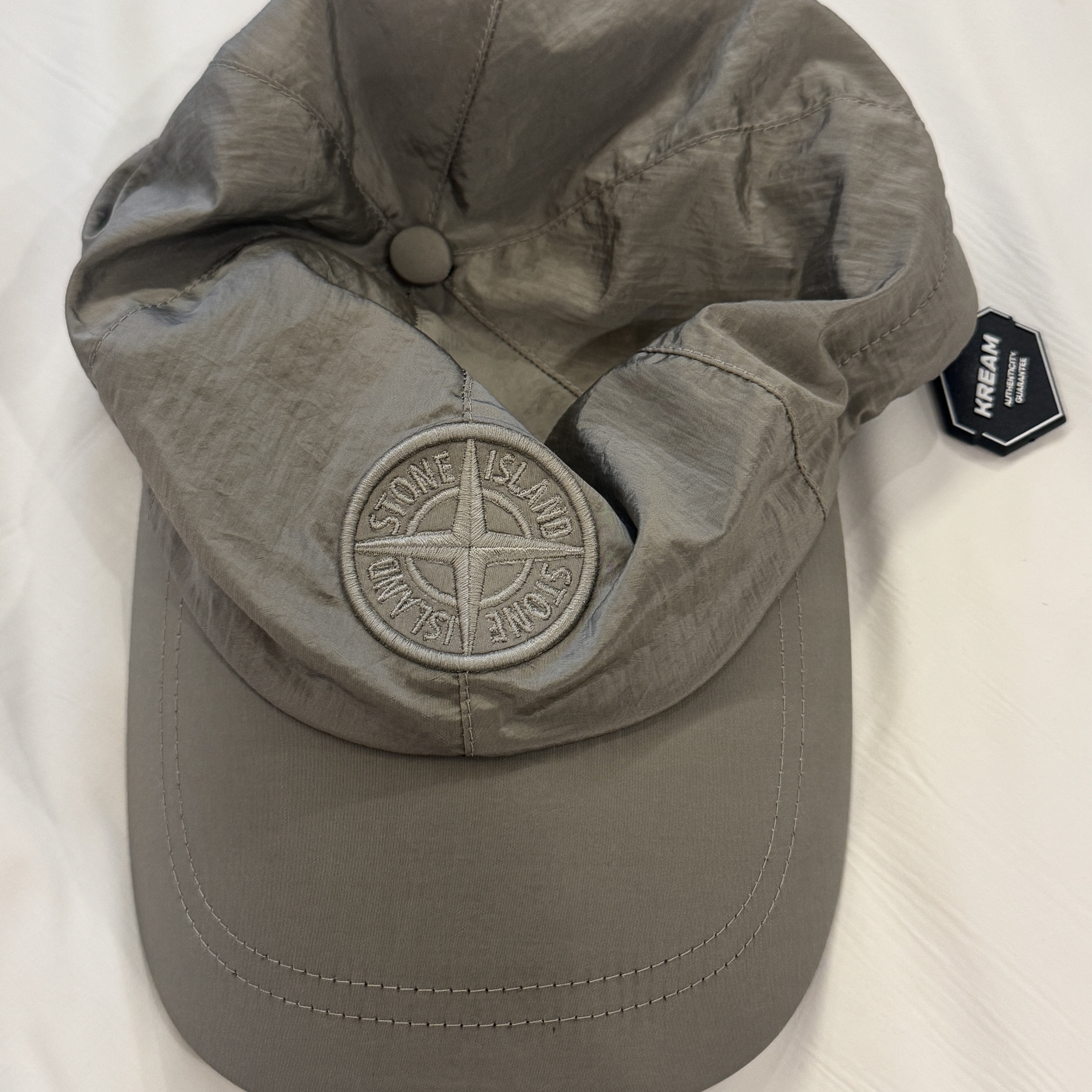 Stone Island 99576 Nylon Logo Ball Cap Stucco - 24FW 착용 스타일