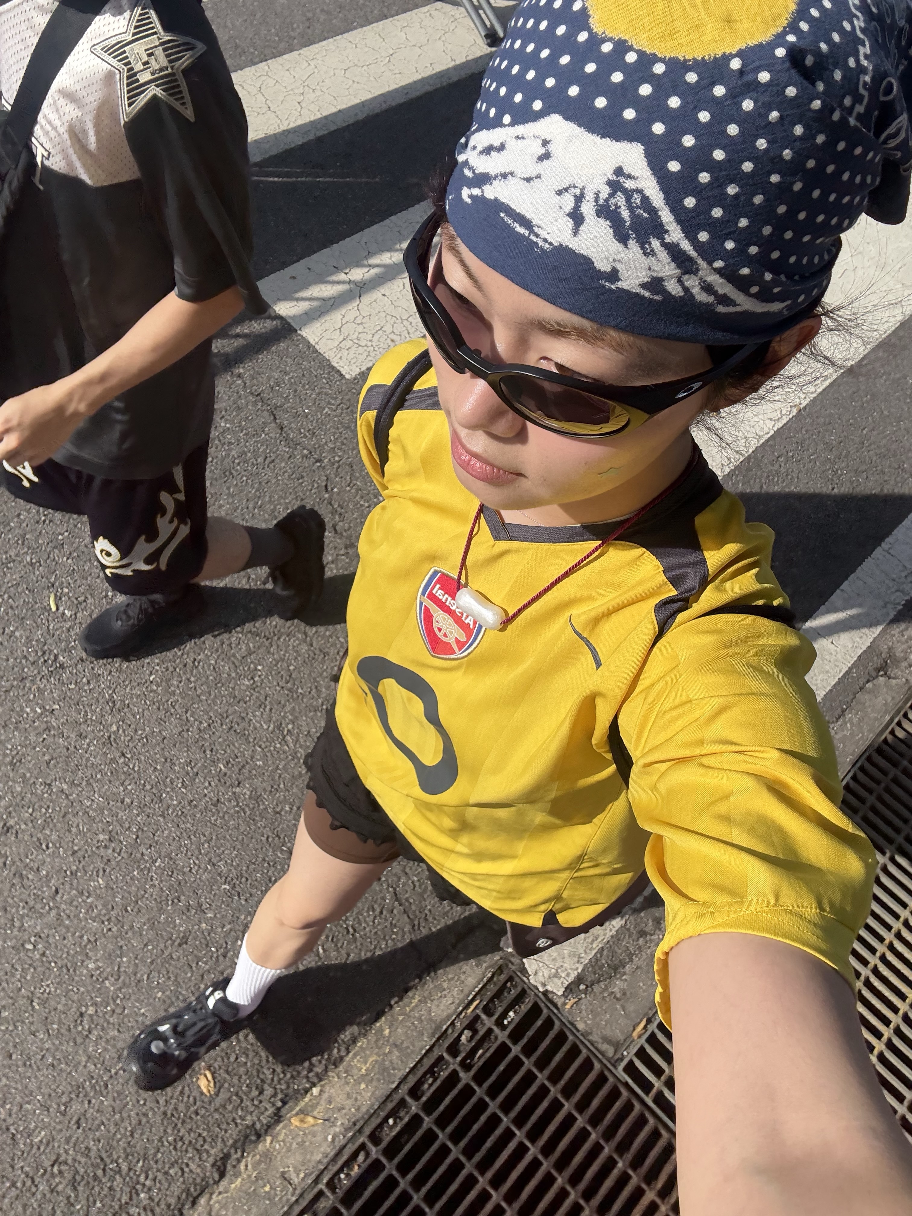 ONE UNIVERSE FESTIVAL 2025 KREAM VIP PASS (1 DAY PASS -  8/15), Oakley Eye Jacket Redux Matte Black Frame Prizm Grey Lenses High Bridge Fit 착용 스타일