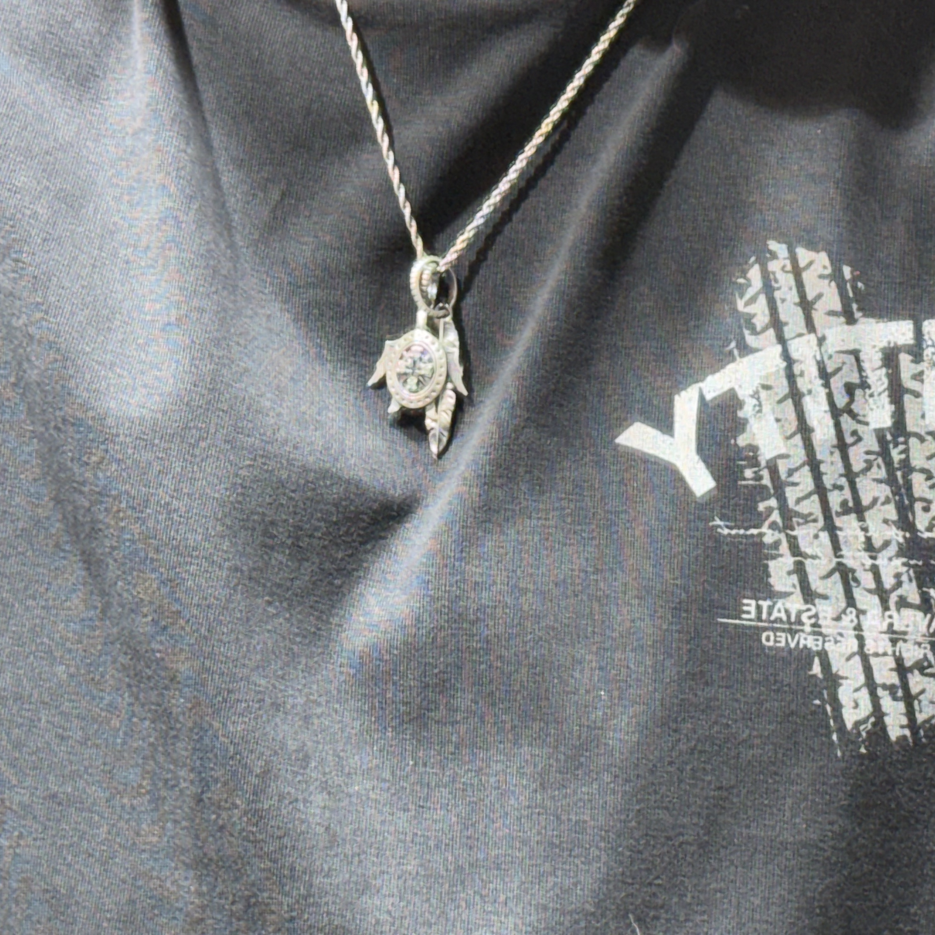 Polyteru 925 Silver Pendant Sea Turtle, Polyteru 925 Silver Pendant Feather 착용 스타일