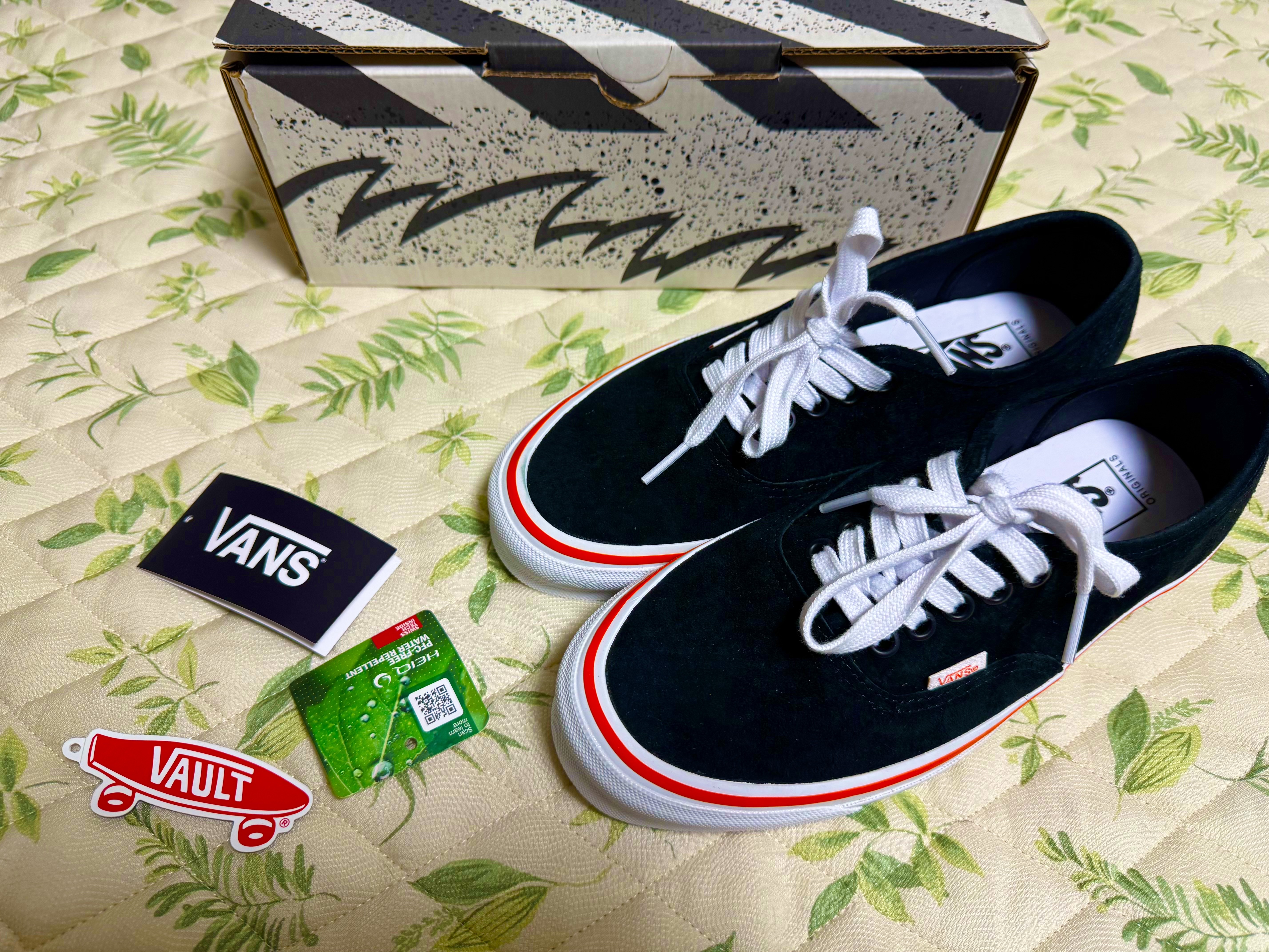 Vans Vault OG Authentic LX Suede Nubuck Black Orange 착용 스타일