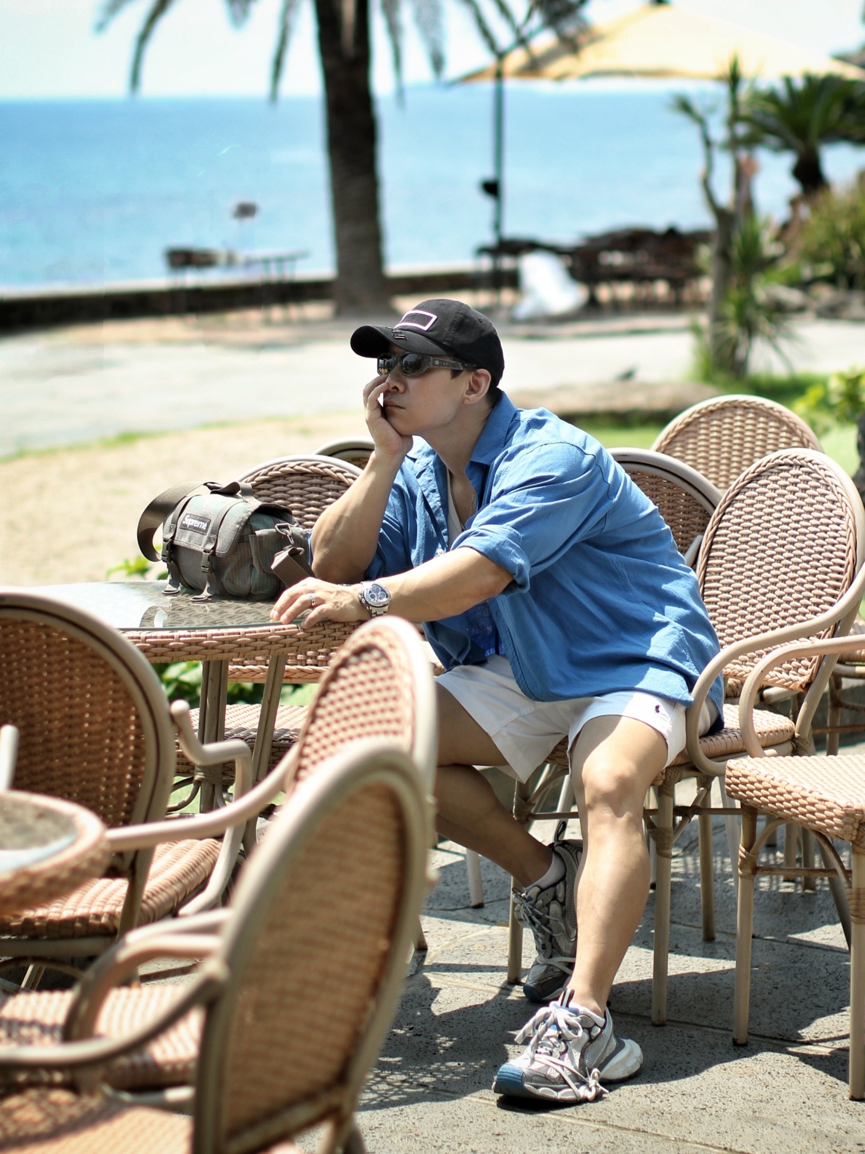 Supreme Mini Duffle Bag Woodland Camo - 24SS, Balenciaga 3XL Sneakers Grey White Blue 착용 스타일 - 1