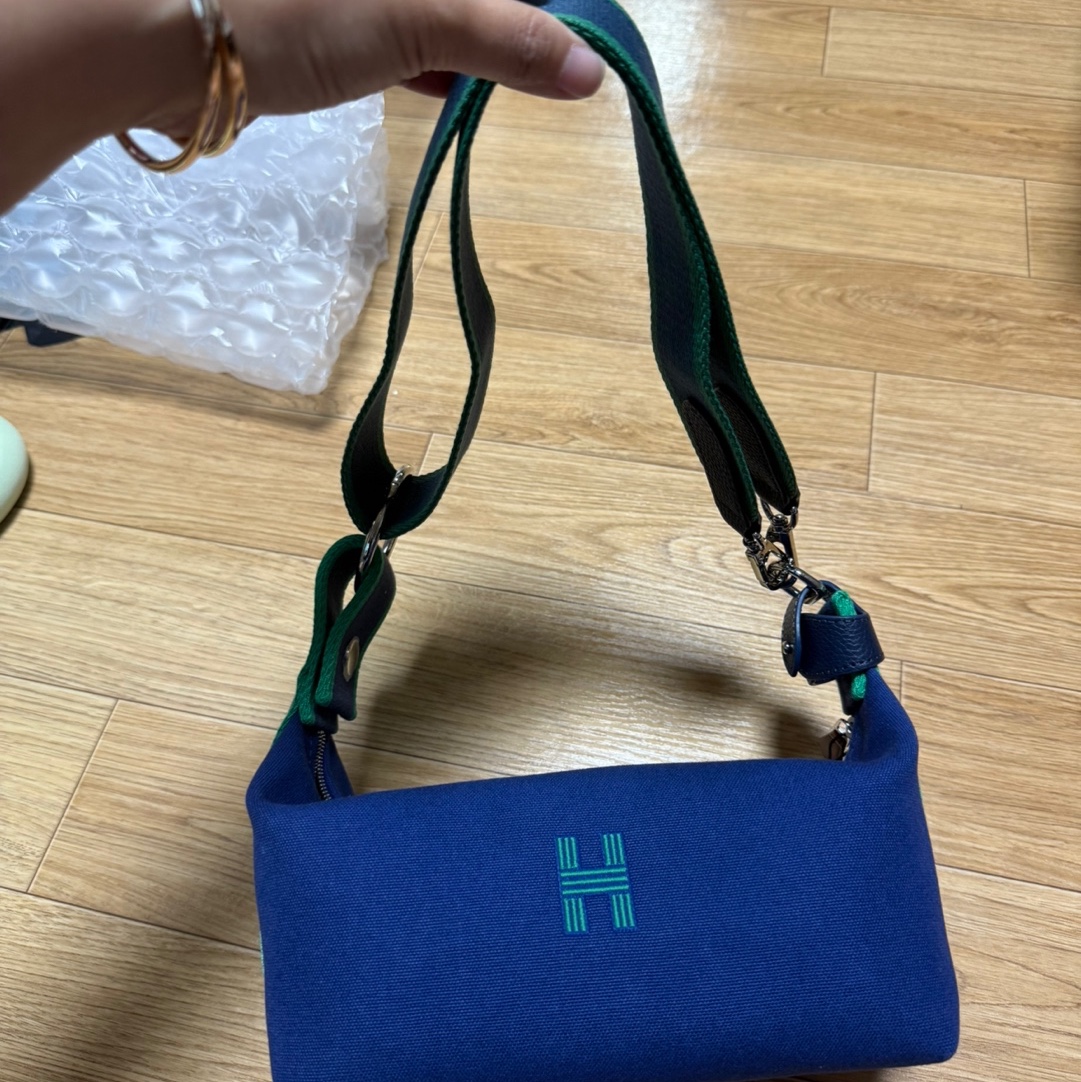 Hermes Small Bride-A-Brac Case Canvas & Marine 착용 스타일 - 1
