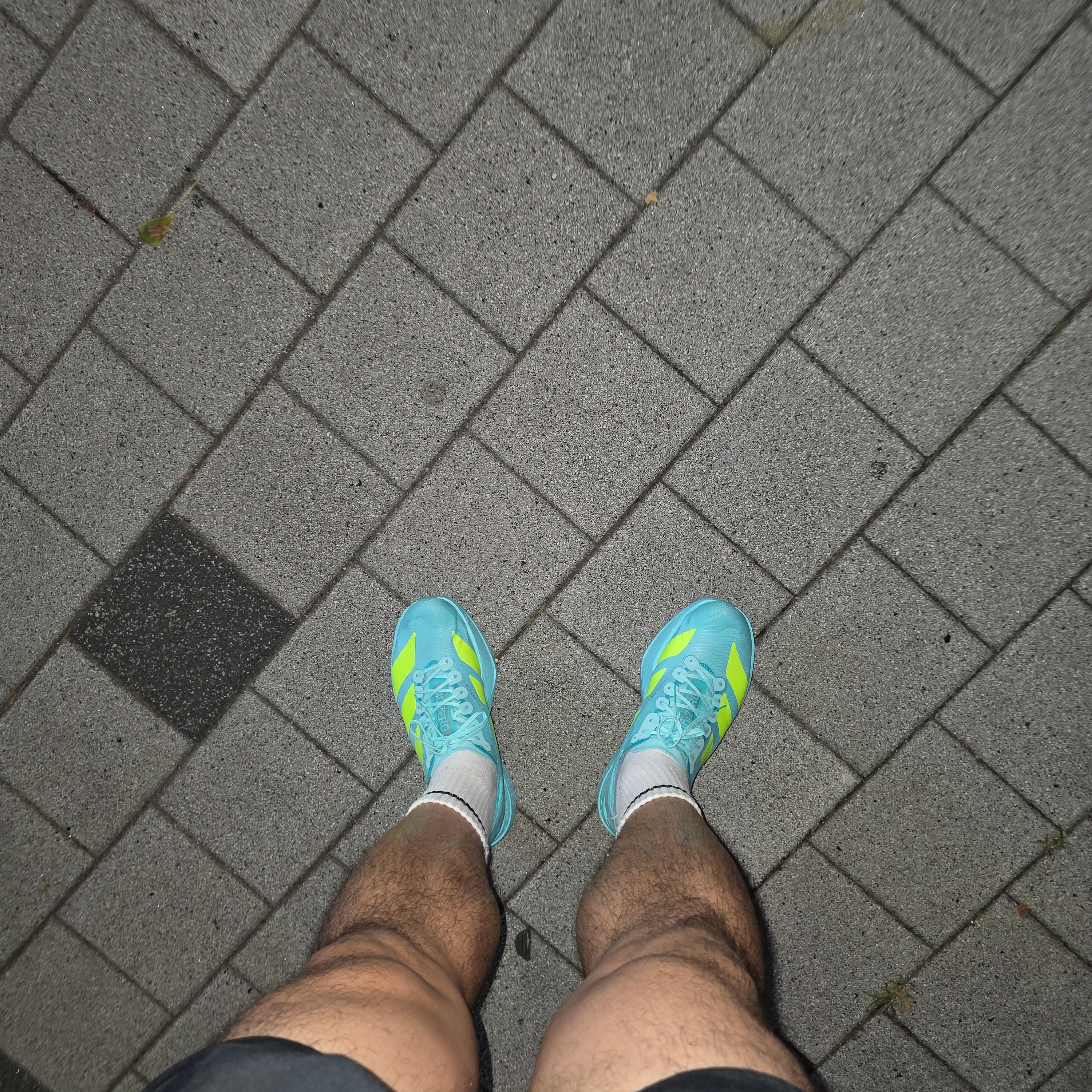 Adidas Adizero Adios Pro 4 Flash Aqua Lucid Lemon 착용 스타일 - 5