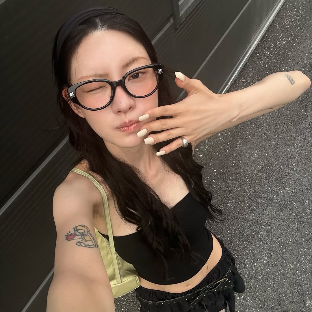 Threecheers Sharon 01 Op Cat Eye Black 착용 스타일 - 1