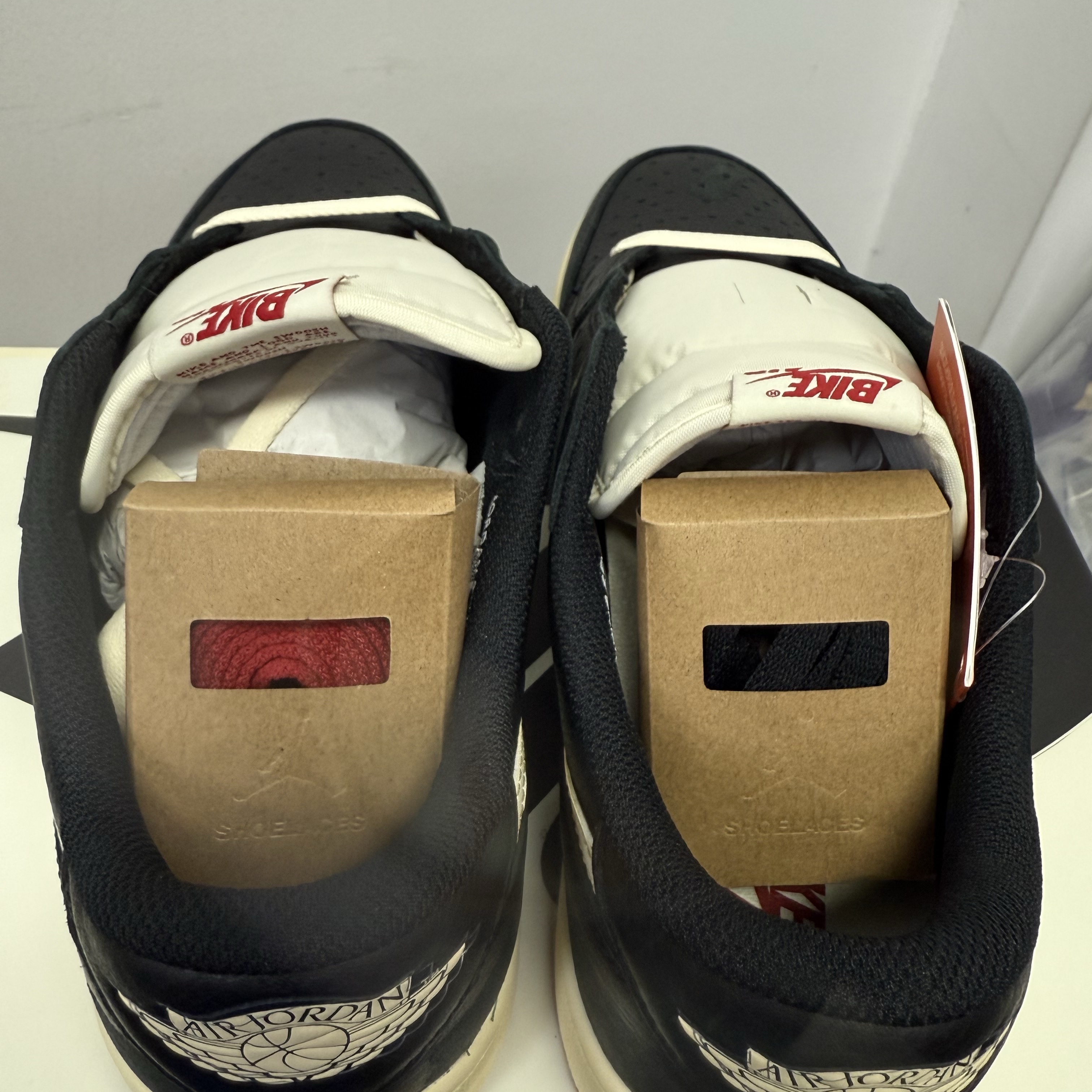 Jordan 1 x Nigel Sylvester Retro Low OG Better With Time 착용 스타일 - 6