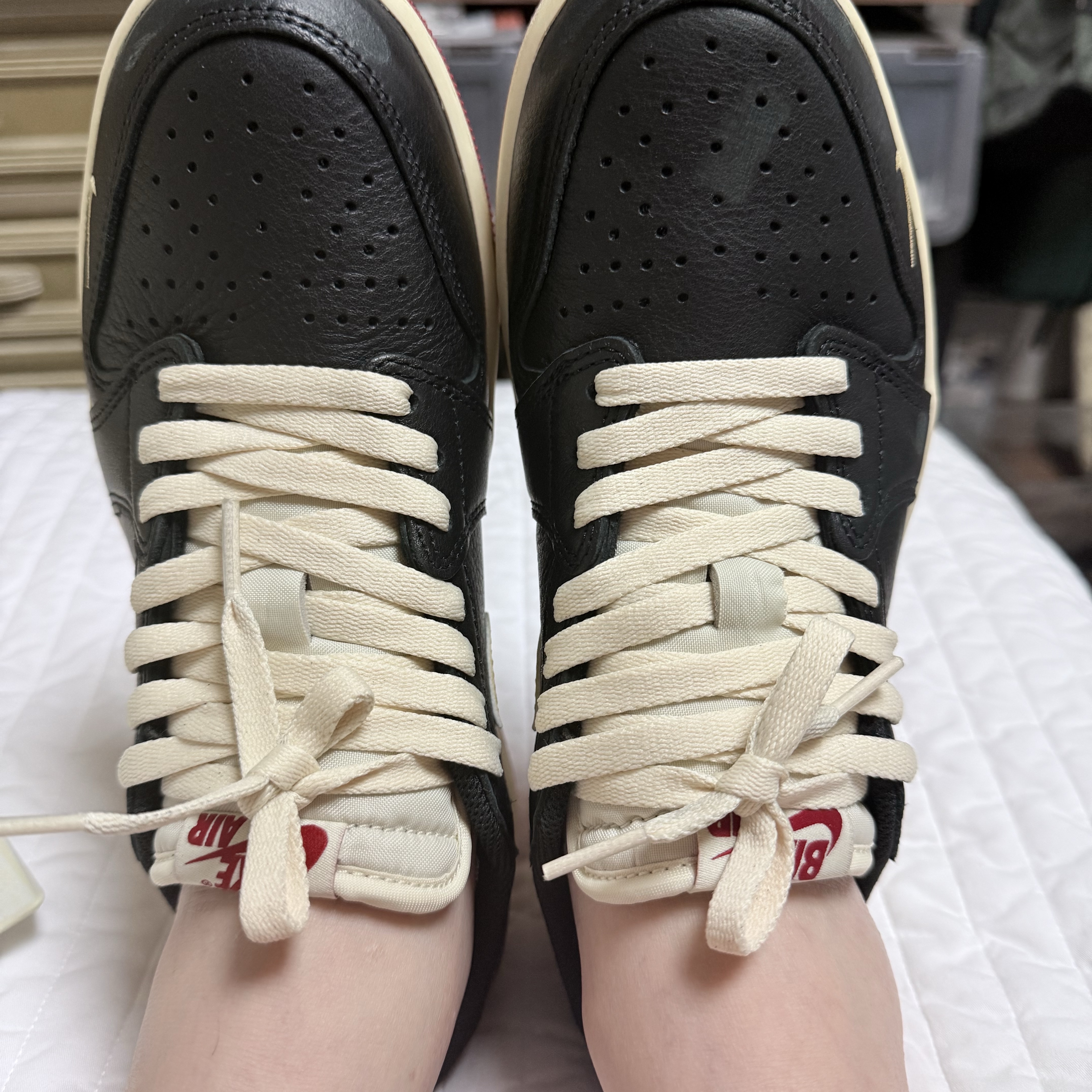 Jordan 1 x Nigel Sylvester Retro Low OG Better With Time 착용 스타일 - 1