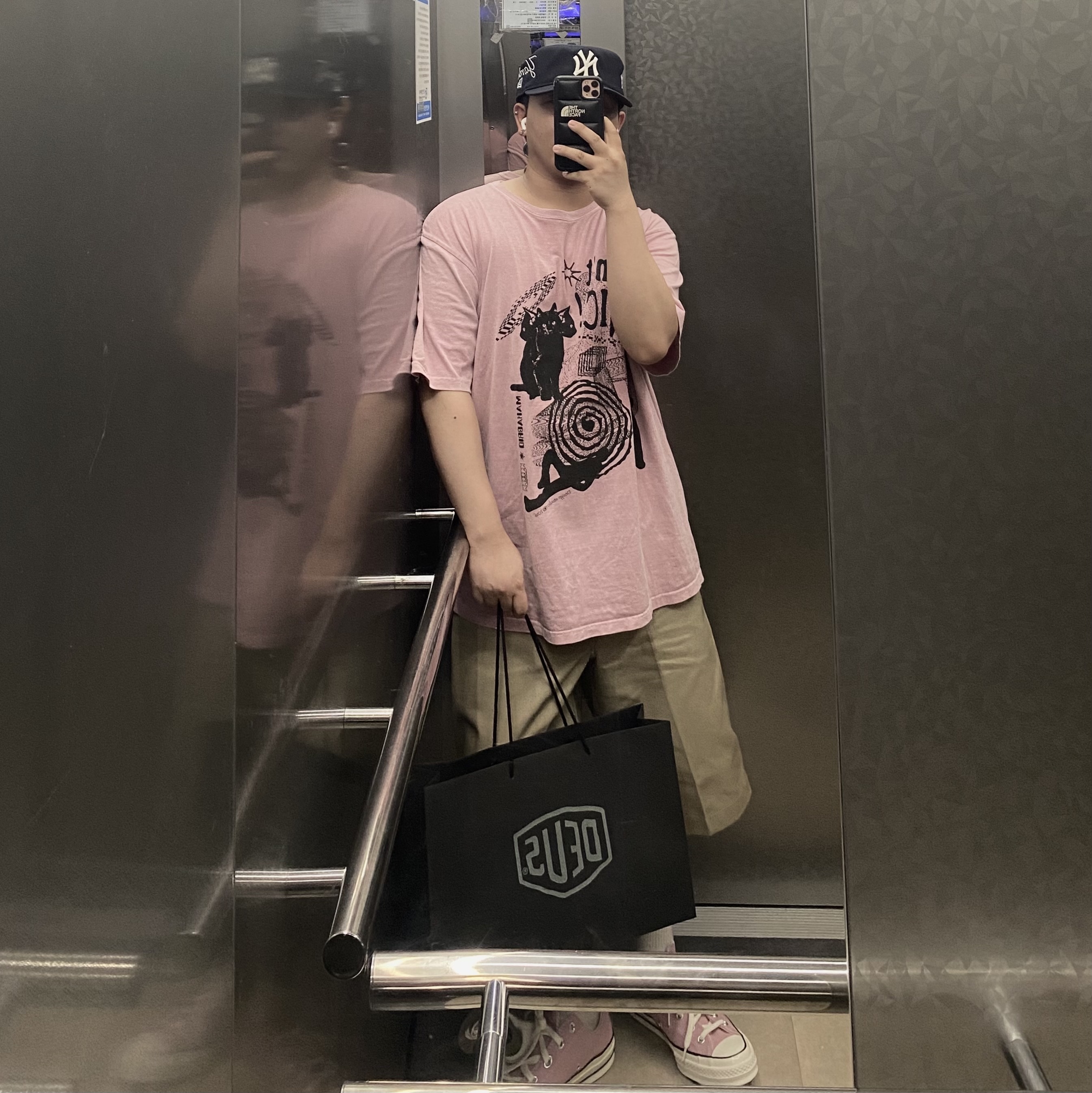 Converse Chuck 70 Ox Seasonal Color Pink, New Era MLB New York Yankees Pillbox Series Ball Cap Navy 착용 스타일