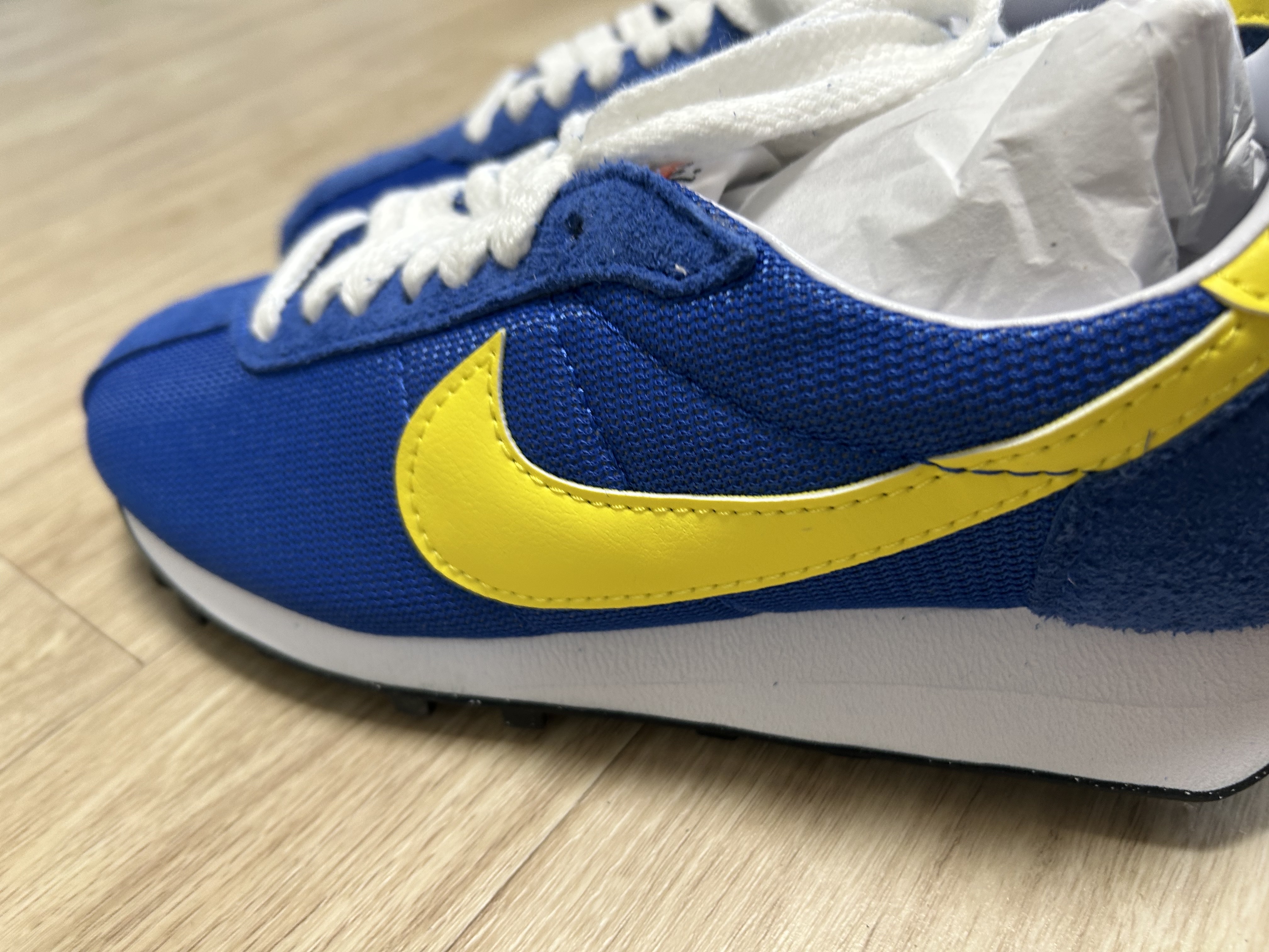 Nike LD-1000 SP Game Royal and Opti Yellow 착용 스타일