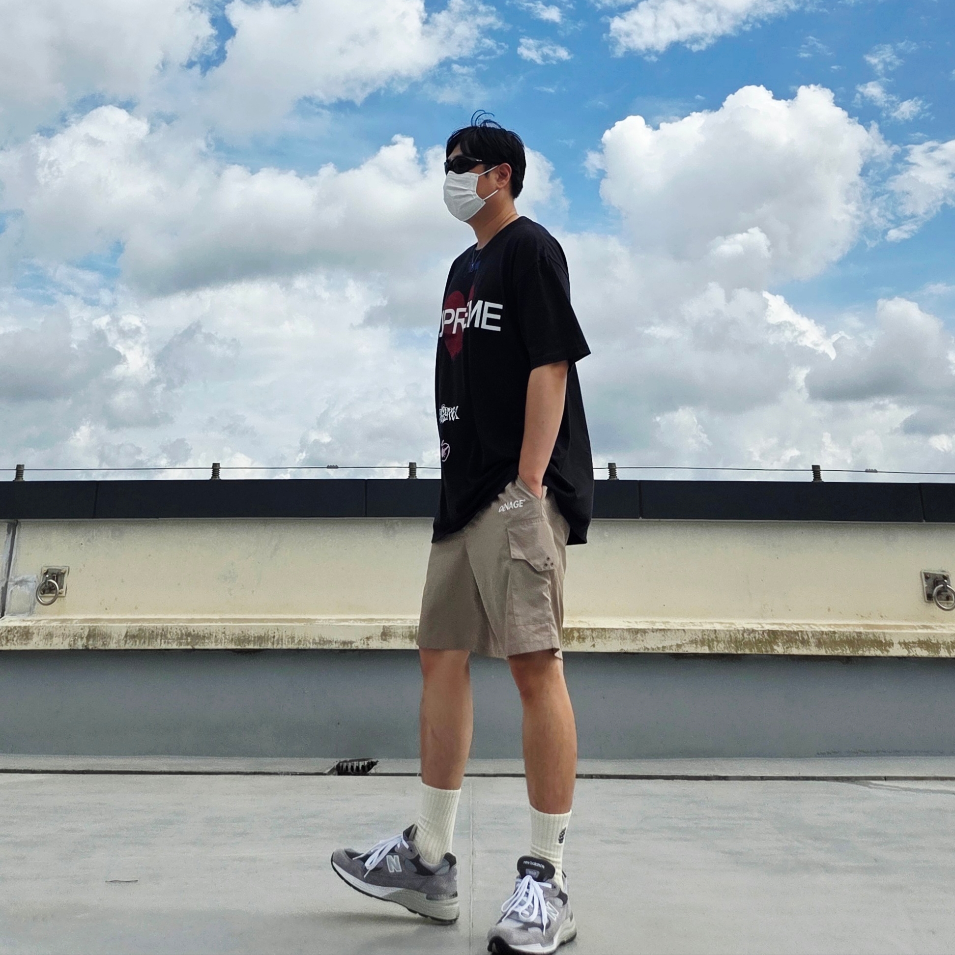 Supreme Announcing T-Shirt Black - 25SS, Oakley Eye Jacket Redux Matte Black Frame Prizm Grey Lenses High Bridge Fit 착용 스타일 - 3