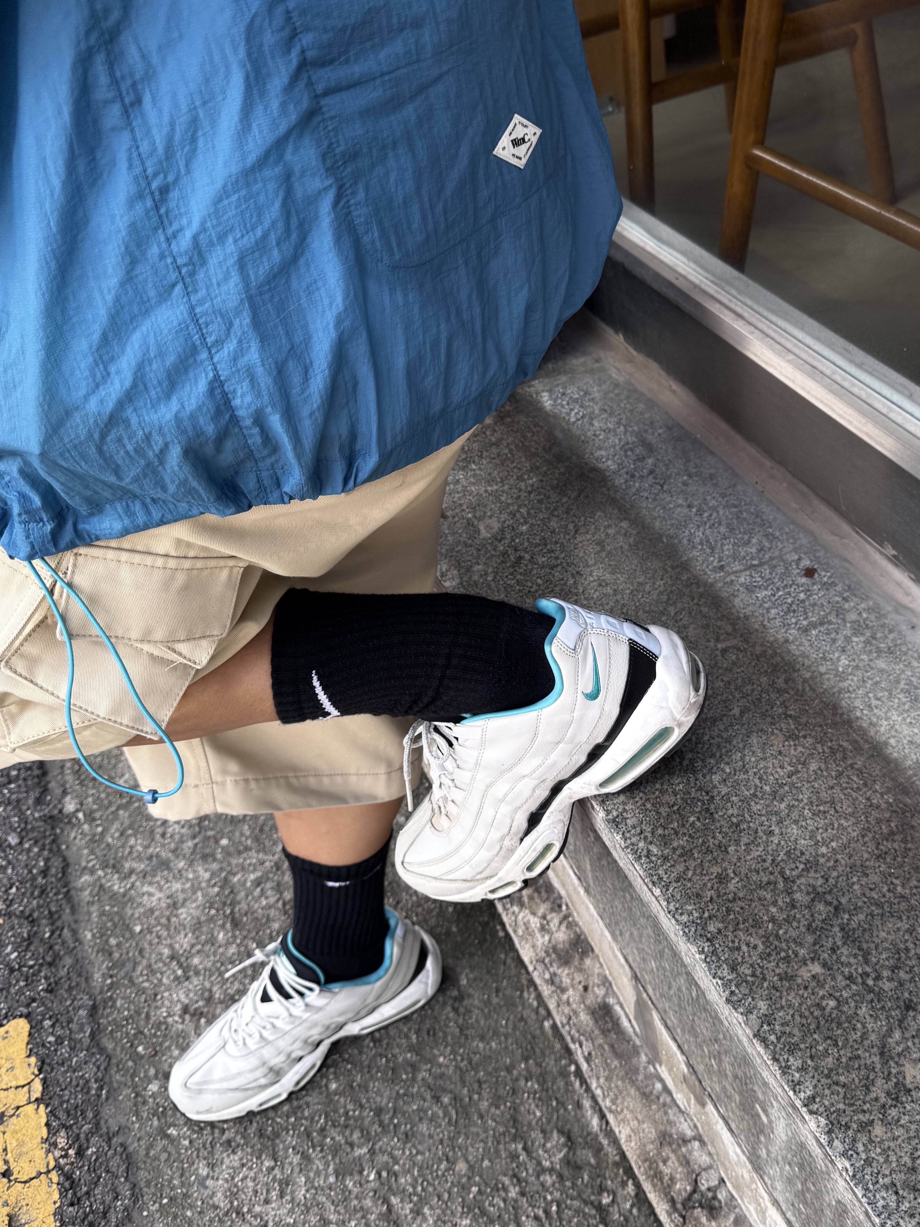 Oakley Eye Jacket Redux Silver Frame Prizm Black Polarized Lenses High Bridge Fit, CDG Backpack Black 착용 스타일 - 2