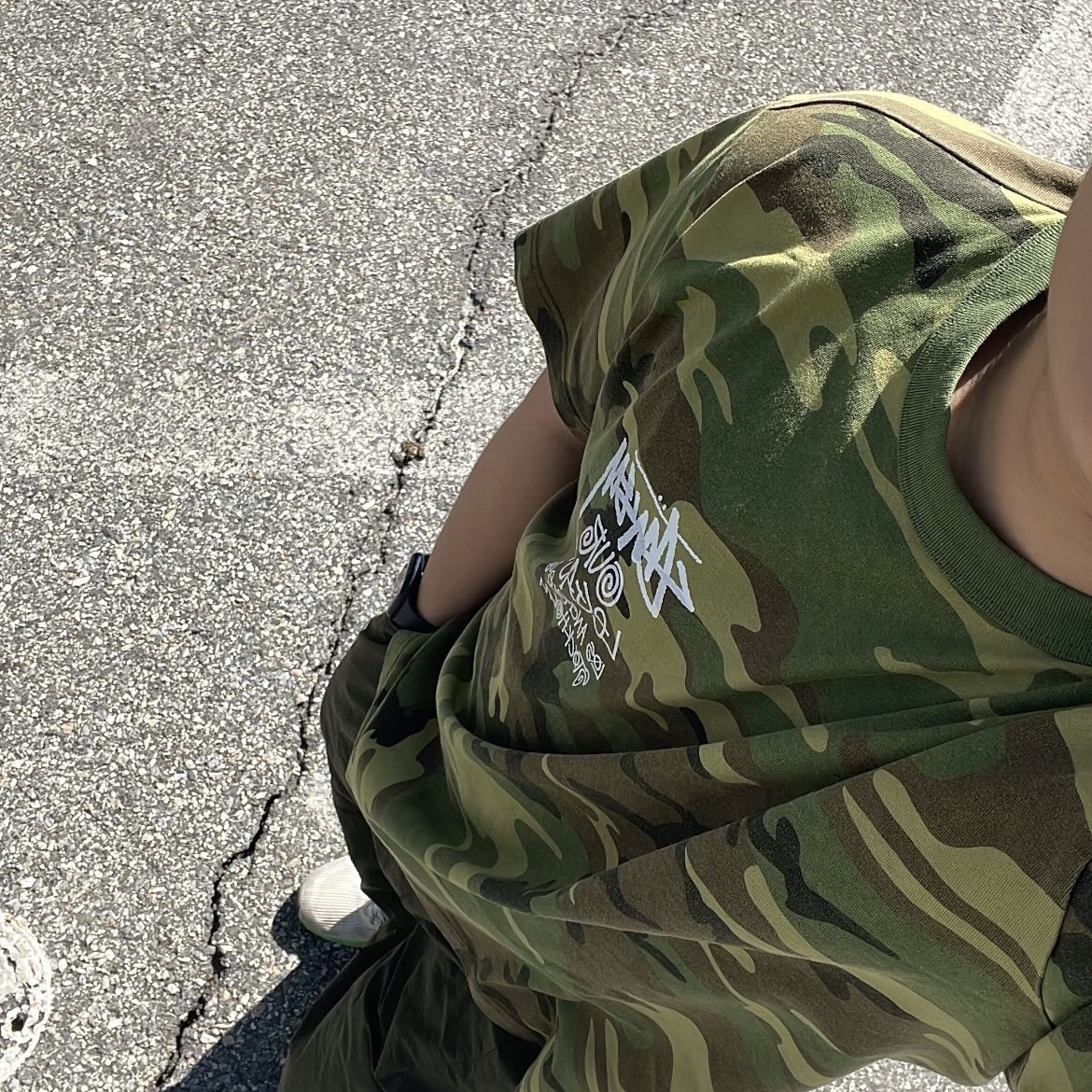 Stussy x Our Legacy Work Shop Surfman Pigment Dyed T-Shirt Camo 착용 스타일