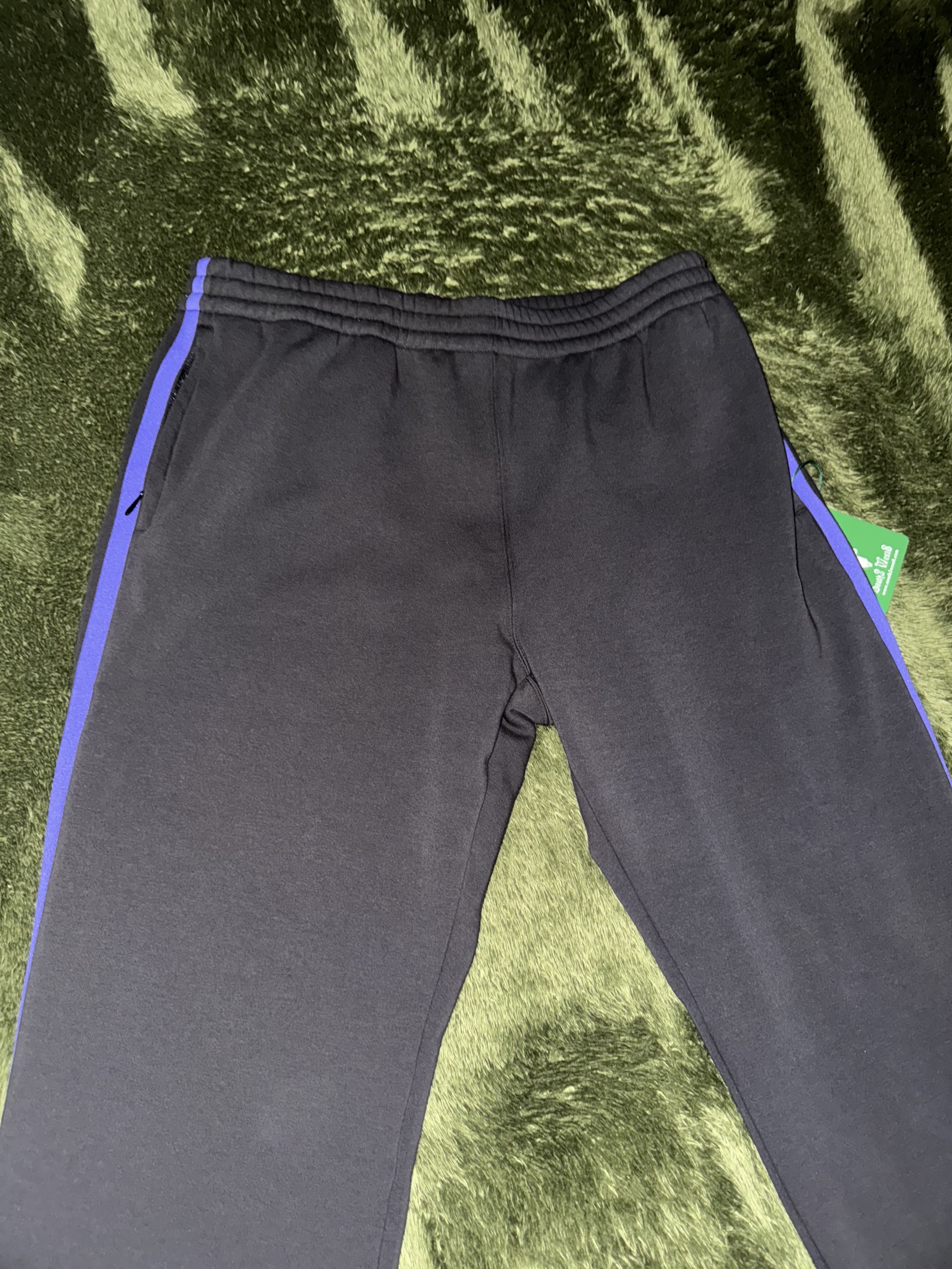 South2 West8 Fleece Trainer Pants Black Purple 착용 스타일 - 5