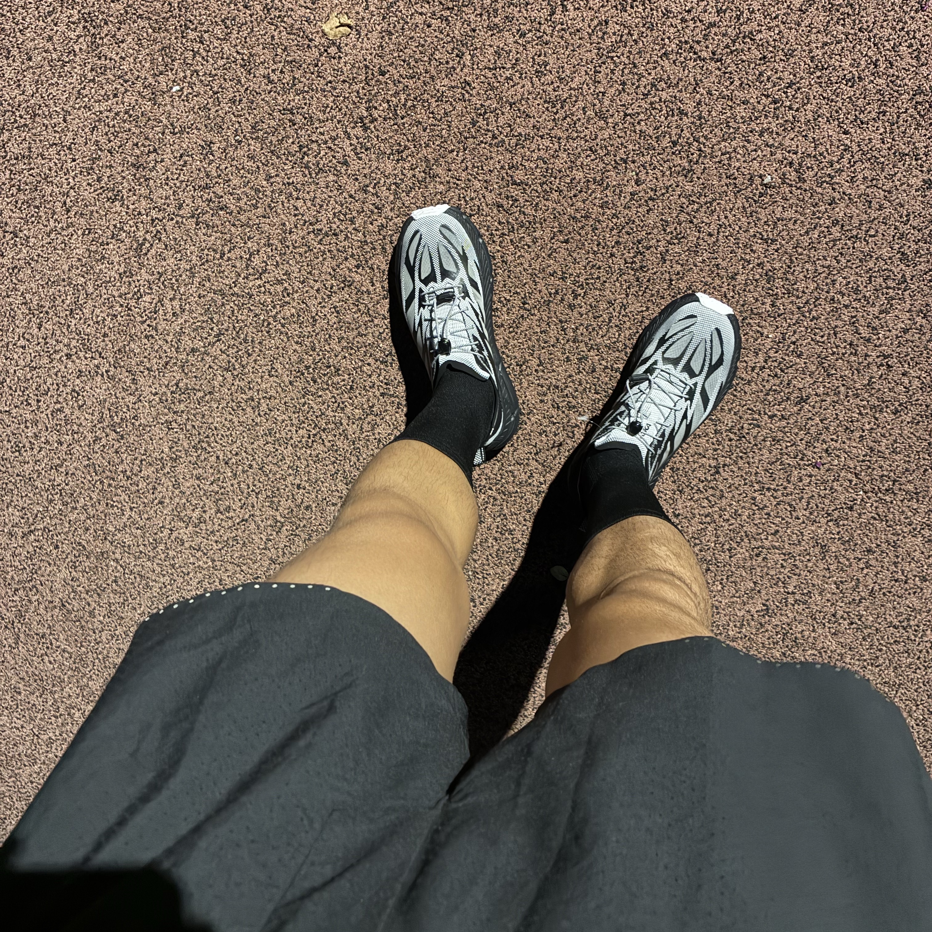 Hoka Mafate Speed 4 Lite TS Black White 착용 스타일