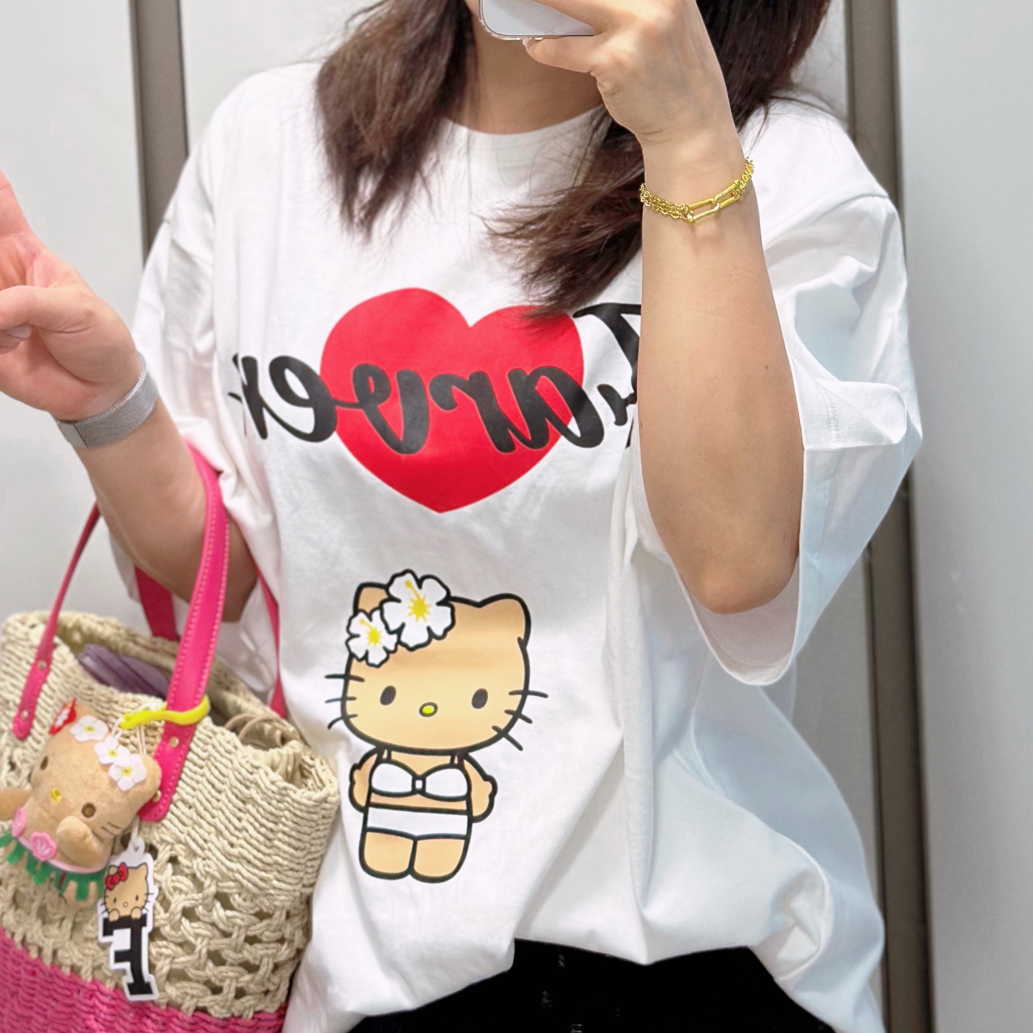 Farven x Tanning Hello Kitty Bikini T-Shirt_White, Starbucks Aloha Raffia Totebag Pink 착용 스타일 - 2