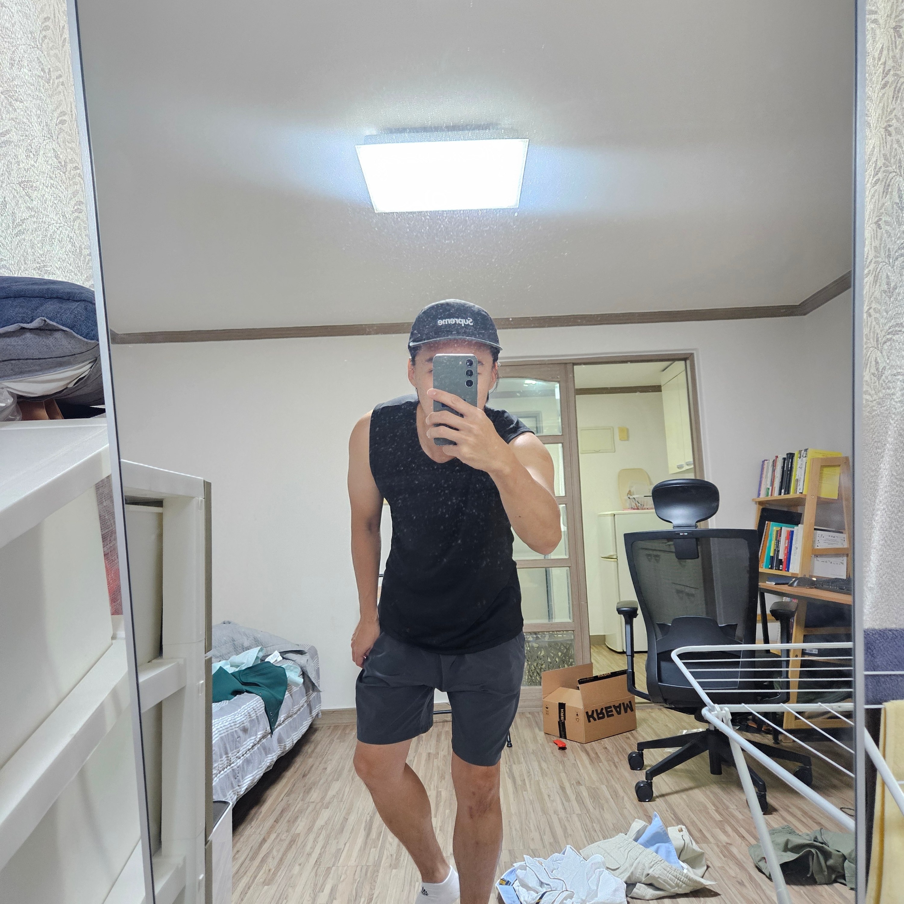 Supreme Washed Chino Twill Camp Cap Black - 25SS 착용 스타일 - 1