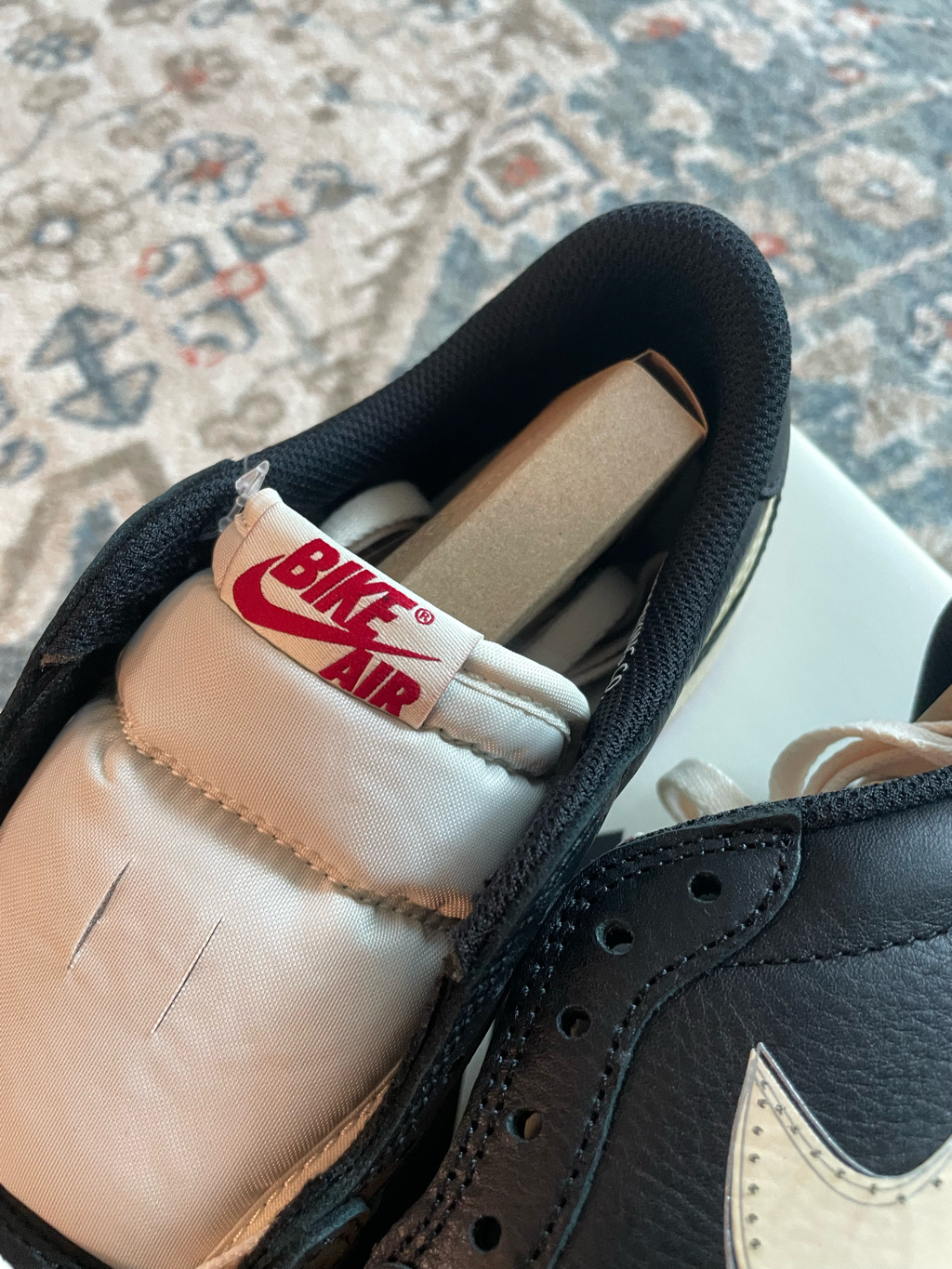 Jordan 1 x Nigel Sylvester Retro Low OG Better With Time 착용 스타일 - 4