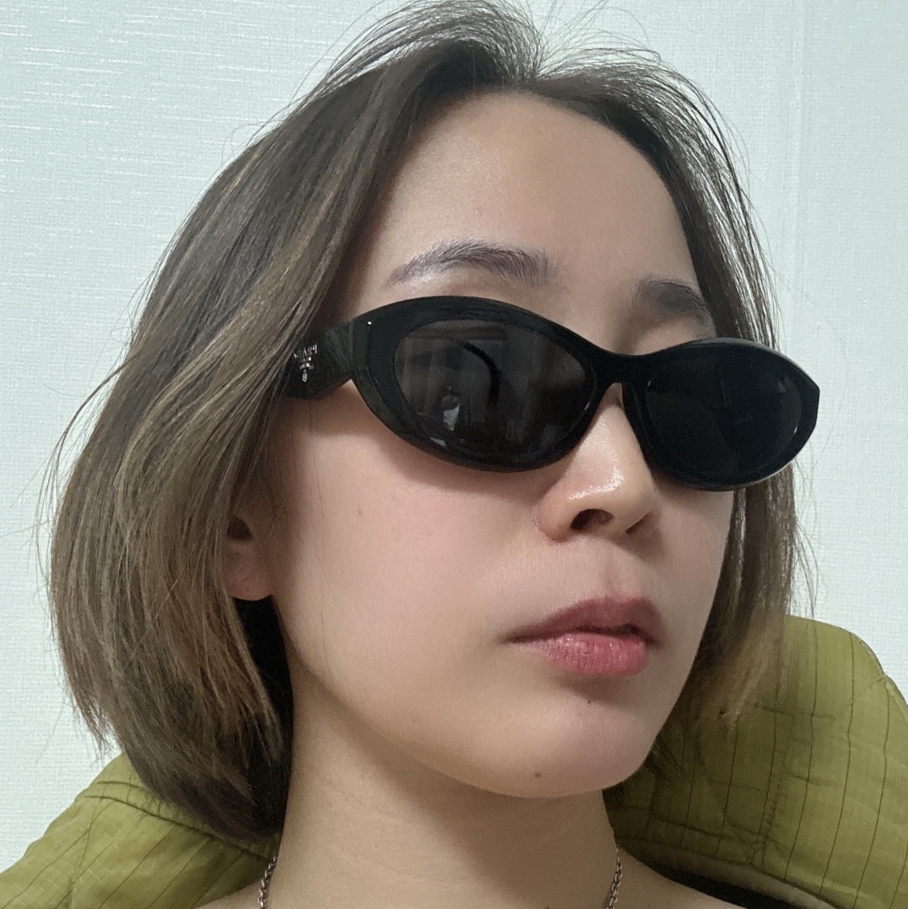 Prada Symbole Sunglasses Slate Gray Lenses Alternative fit 착용 스타일