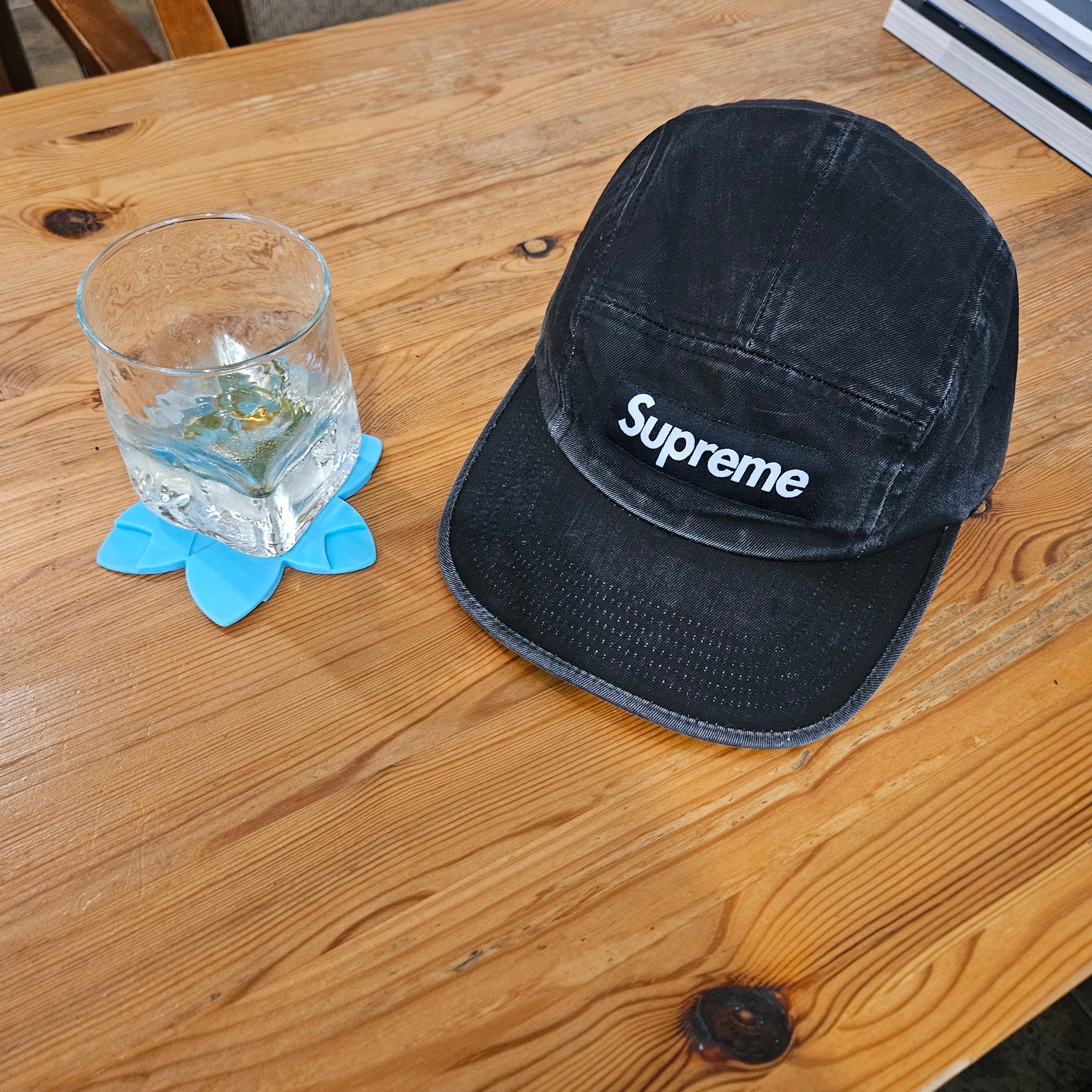 Supreme Washed Chino Twill Camp Cap Black - 25SS 착용 스타일 - 2