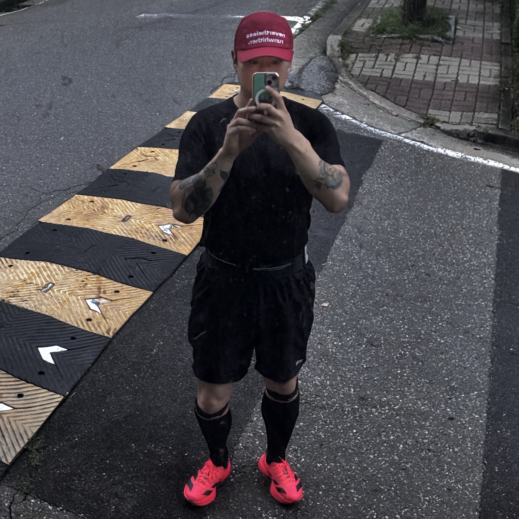 Adidas Adizero Adios Pro 4 Lucid Red Core Black, [KREAM 단독] runwhither Mesh Cap Red 착용 스타일