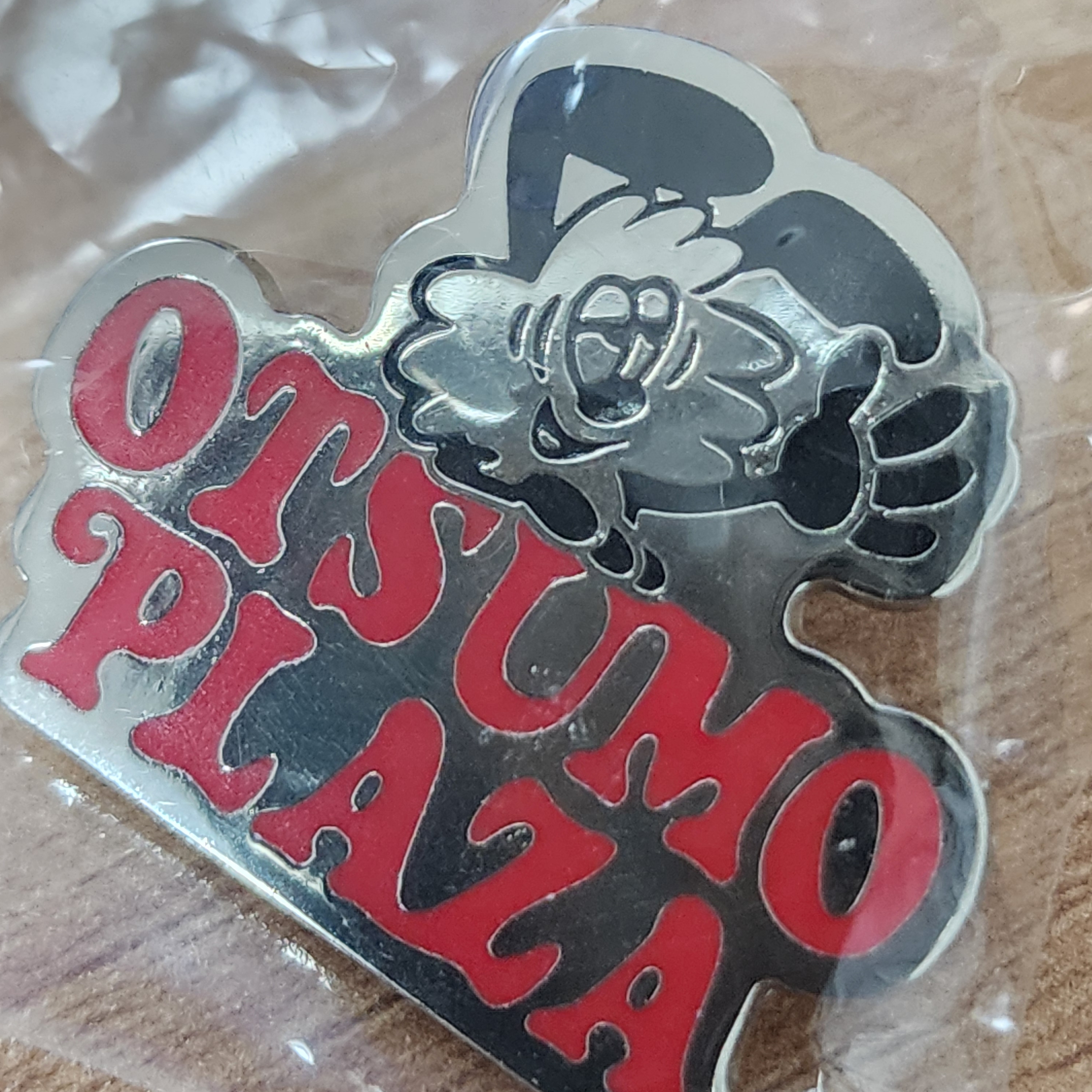Verdy Otsumo Plaza Pins Red - Otsumo Plaza Exclusive 착용 스타일