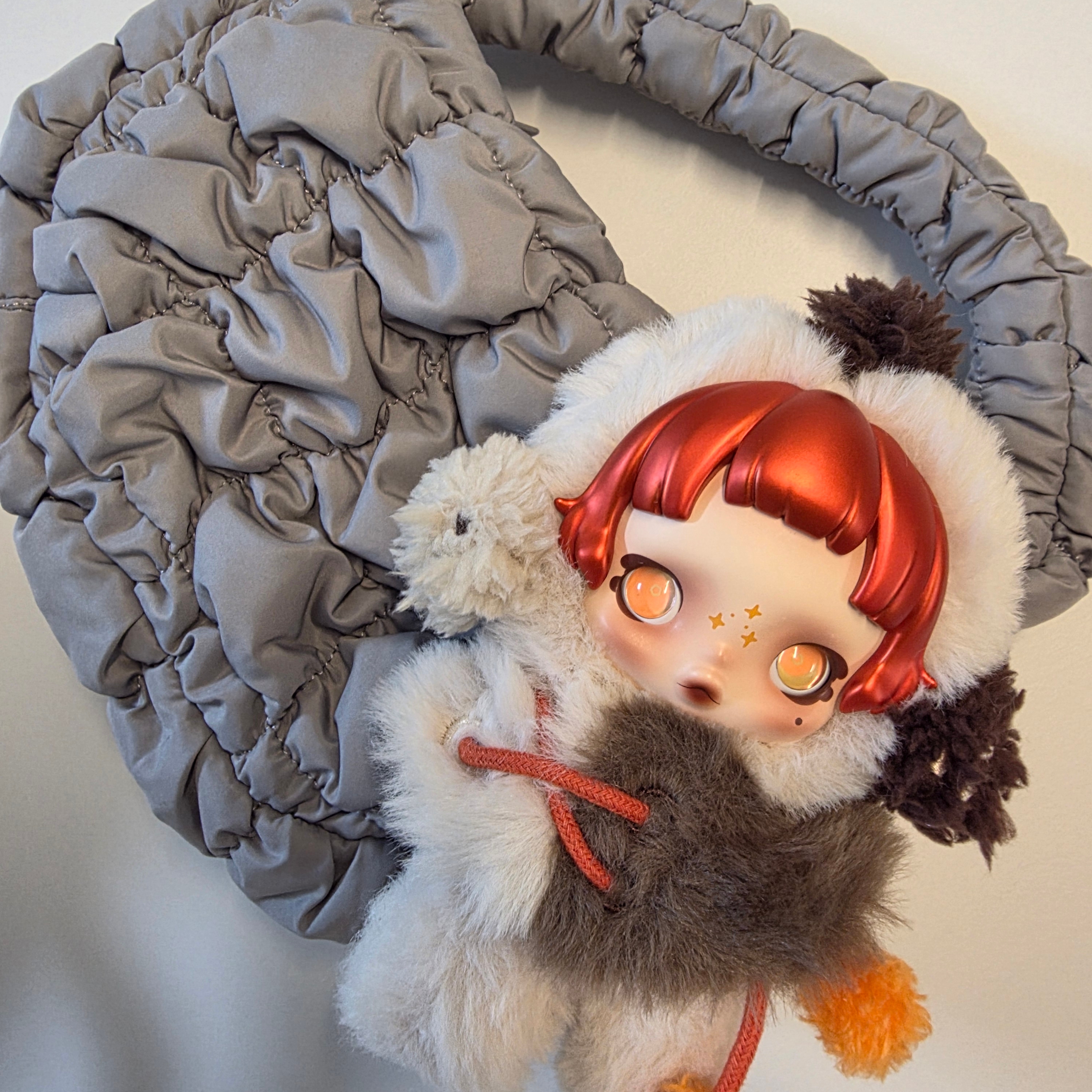 Pop Mart Skullpanda Winter Symphony Series Keyring Ode to Cocoa (Opened Case), COS Quilted Micro Bag Grey 착용 스타일