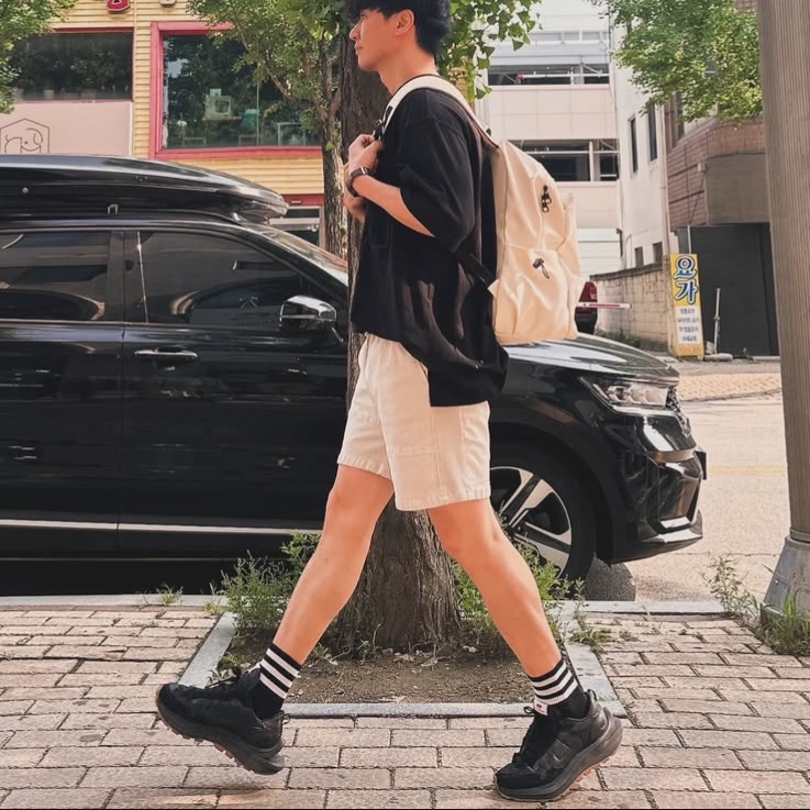 Nike x Sacai VaporWaffle Black and Gum 착용 스타일 - 2