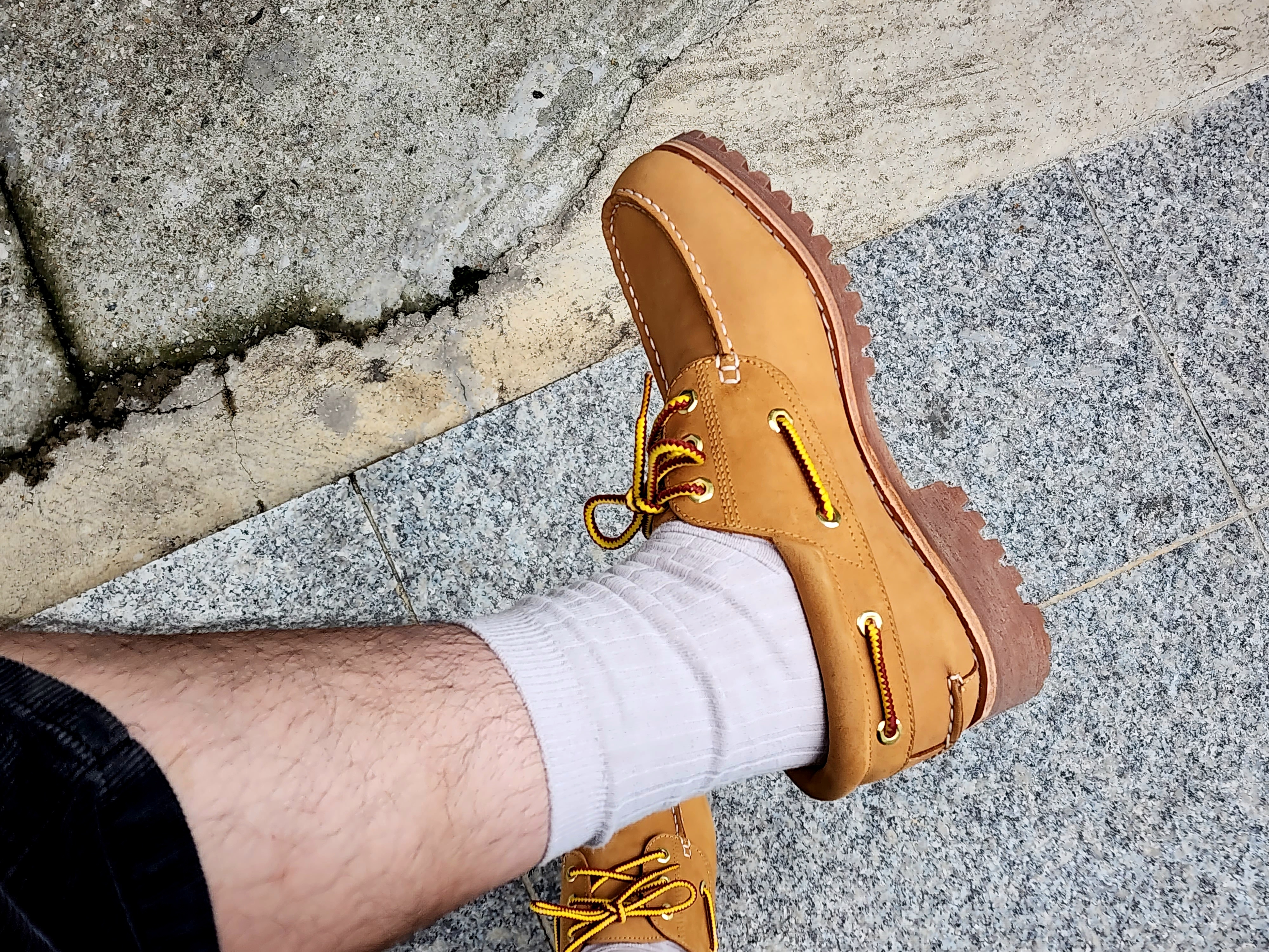 Timberland x AndreM Hoffwann 3-Eye Classic Lug Wheat - Wide, Supreme Floating Keychain Red - 23FW 착용 스타일 - 1