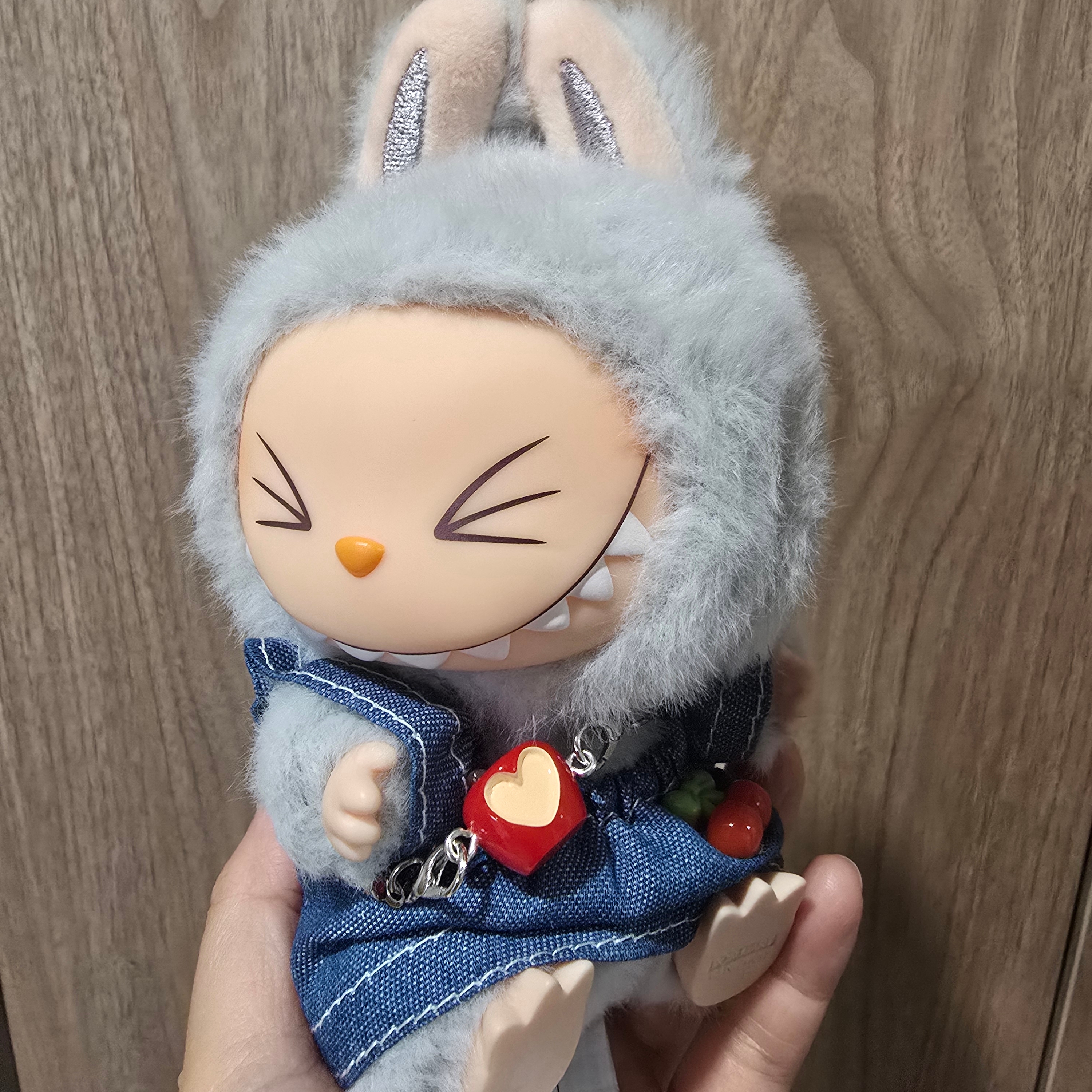 Pop Mart Labubu Let's Play Together Doll Series Sealed Case (1 Blind Box) 착용 스타일 - 2