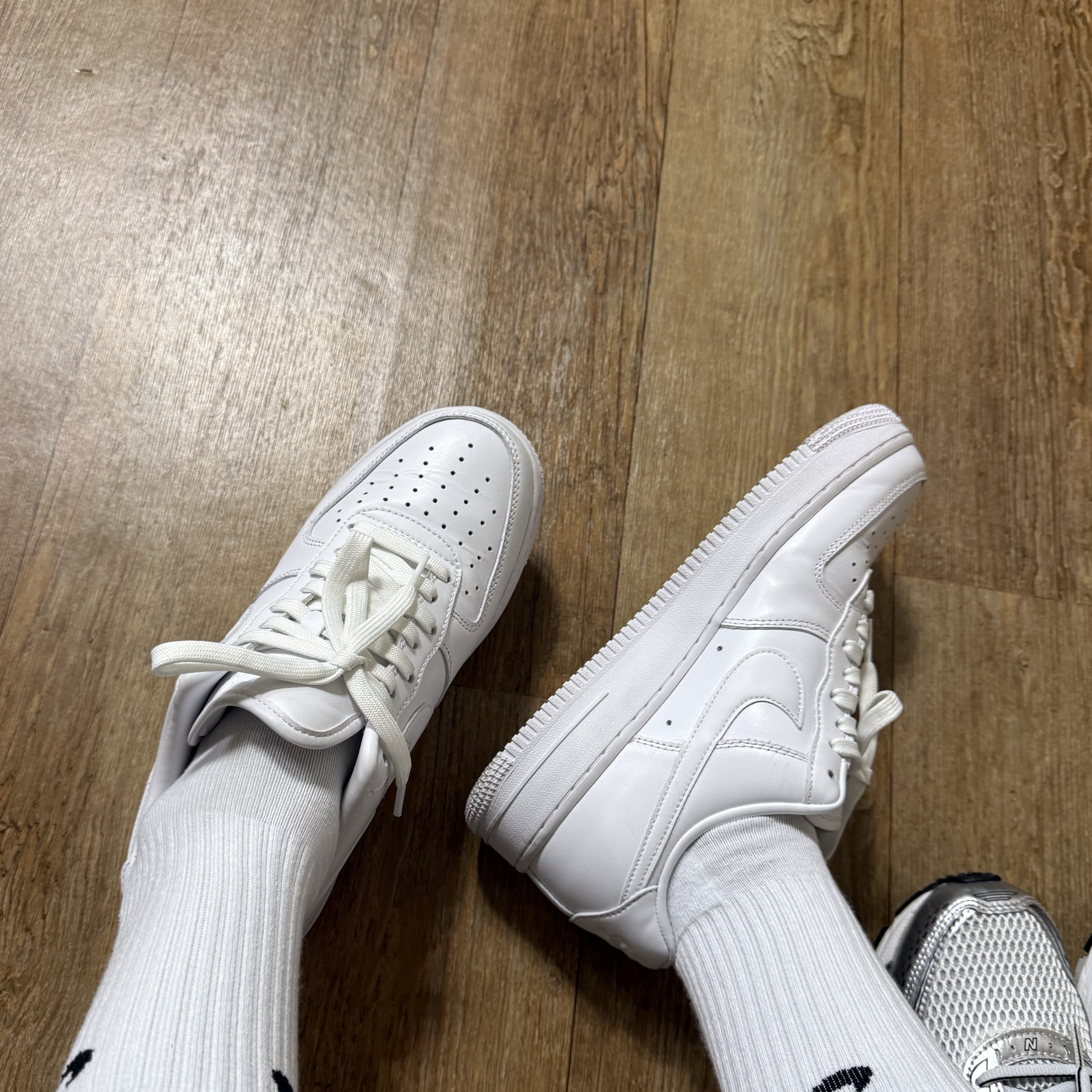 New Balance 860v2 White Black, Nike Air Force 1 '07 Fresh White 착용 스타일 - 4