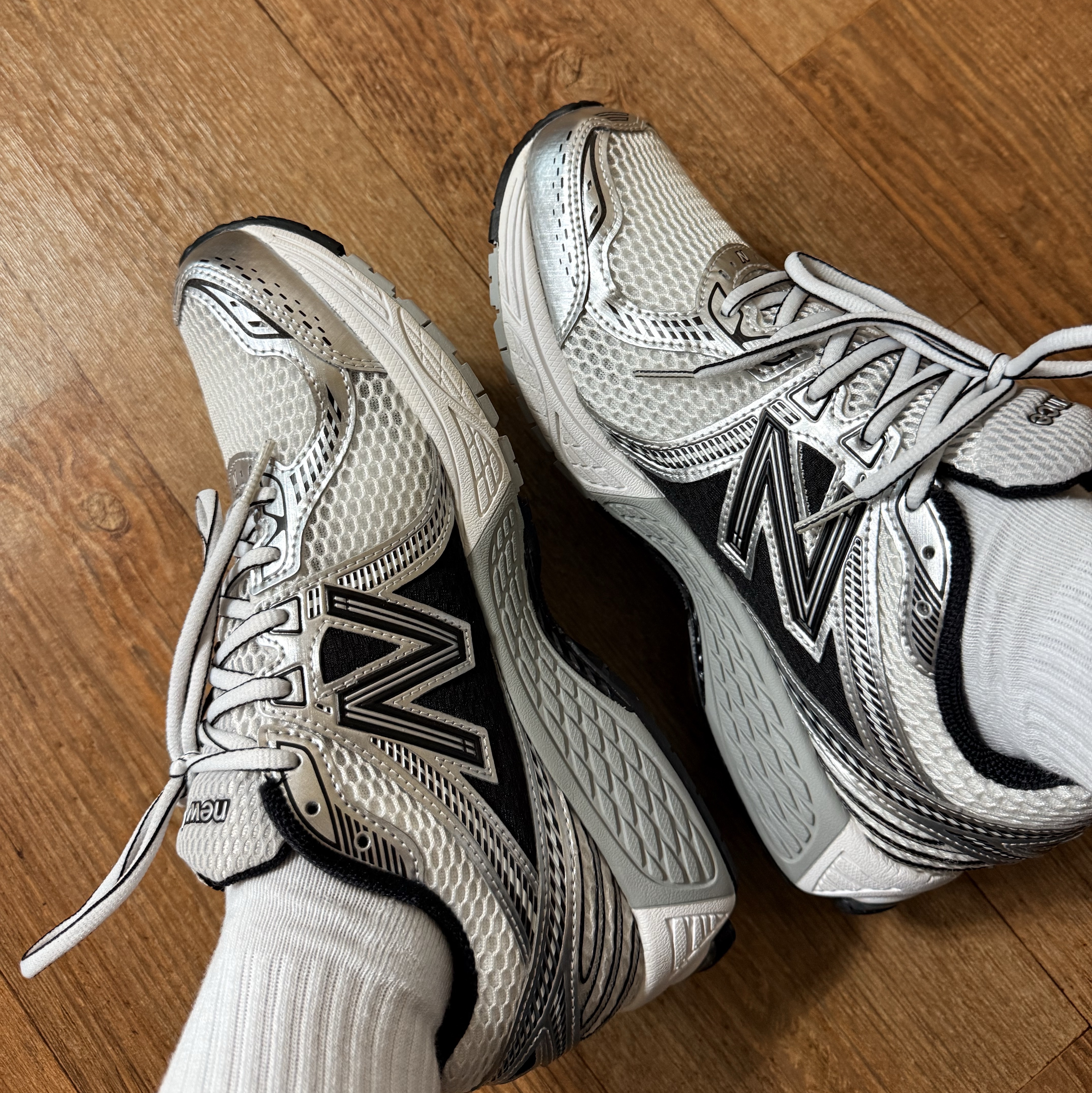 New Balance 860v2 White Black, Nike Air Force 1 '07 Fresh White 착용 스타일 - 2