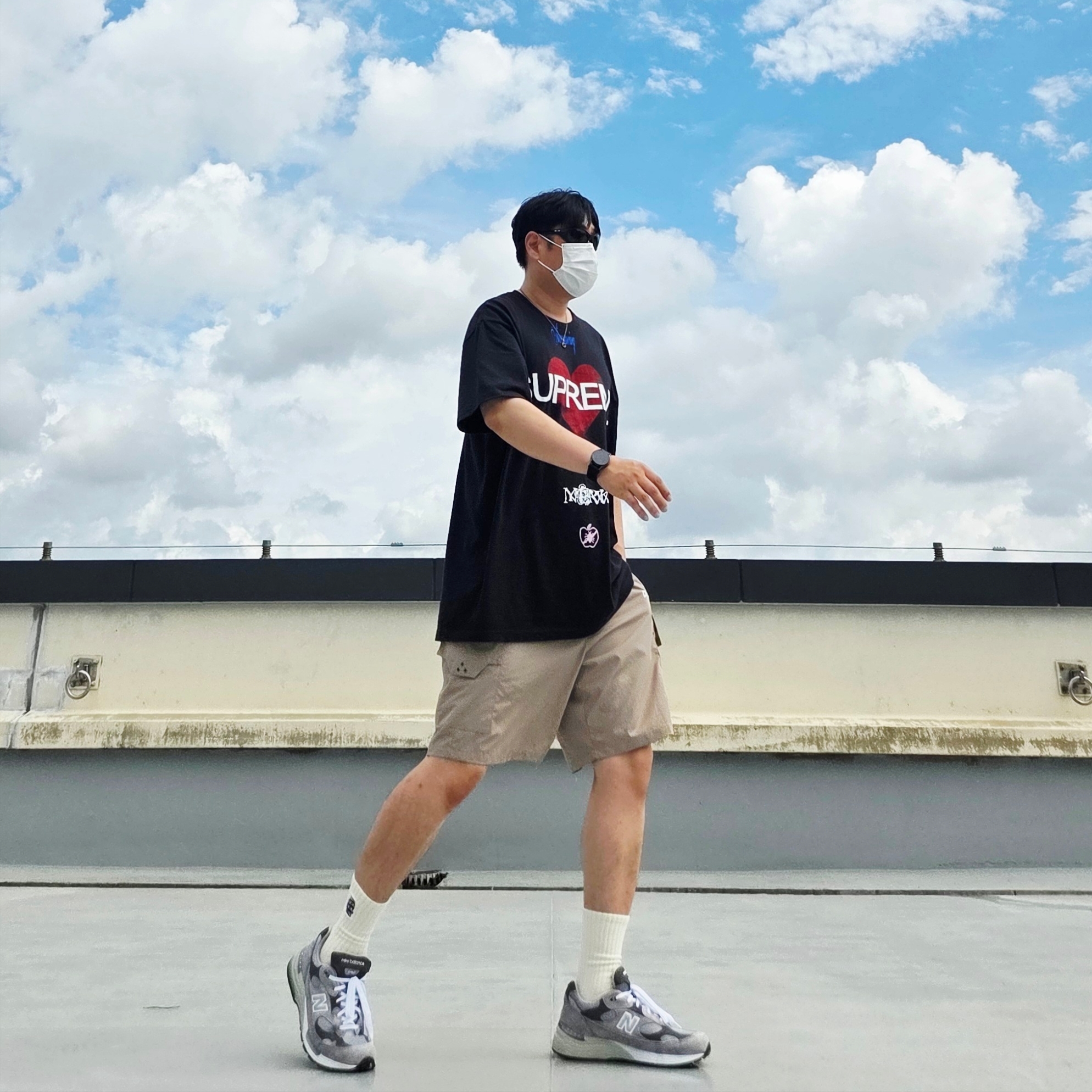 Supreme Announcing T-Shirt Black - 25SS, Oakley Eye Jacket Redux Matte Black Frame Prizm Grey Lenses High Bridge Fit 착용 스타일 - 4