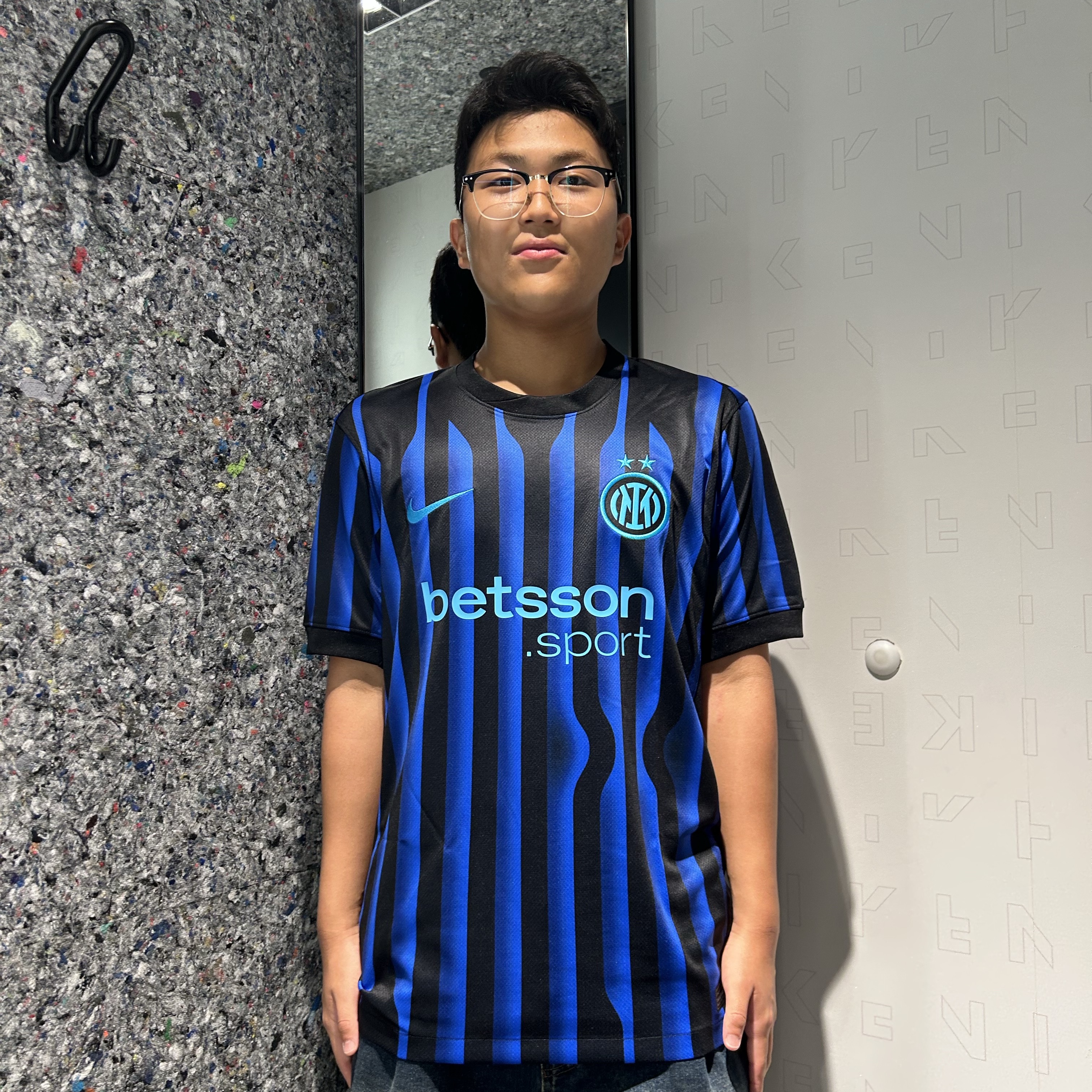 Nike Inter Milan 2025/26 Stadium Home Dri-FIT Replica Jersey Lyon Blue Black Chlorine Blue (Non Marking Ver.) 착용 스타일
