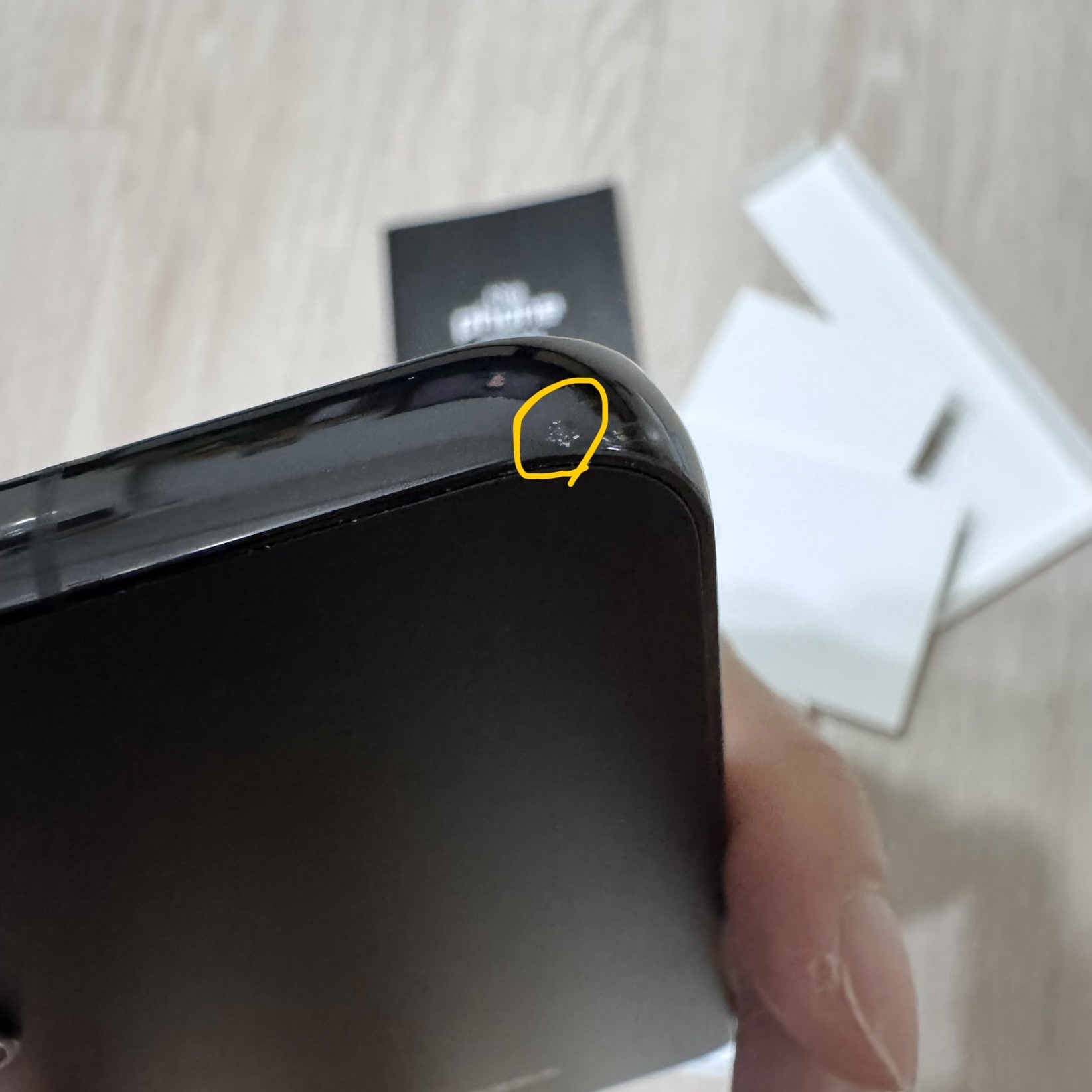 [S등급] Refurbished Galaxy S23+ 256GB Phantom Black 착용 스타일 - 1