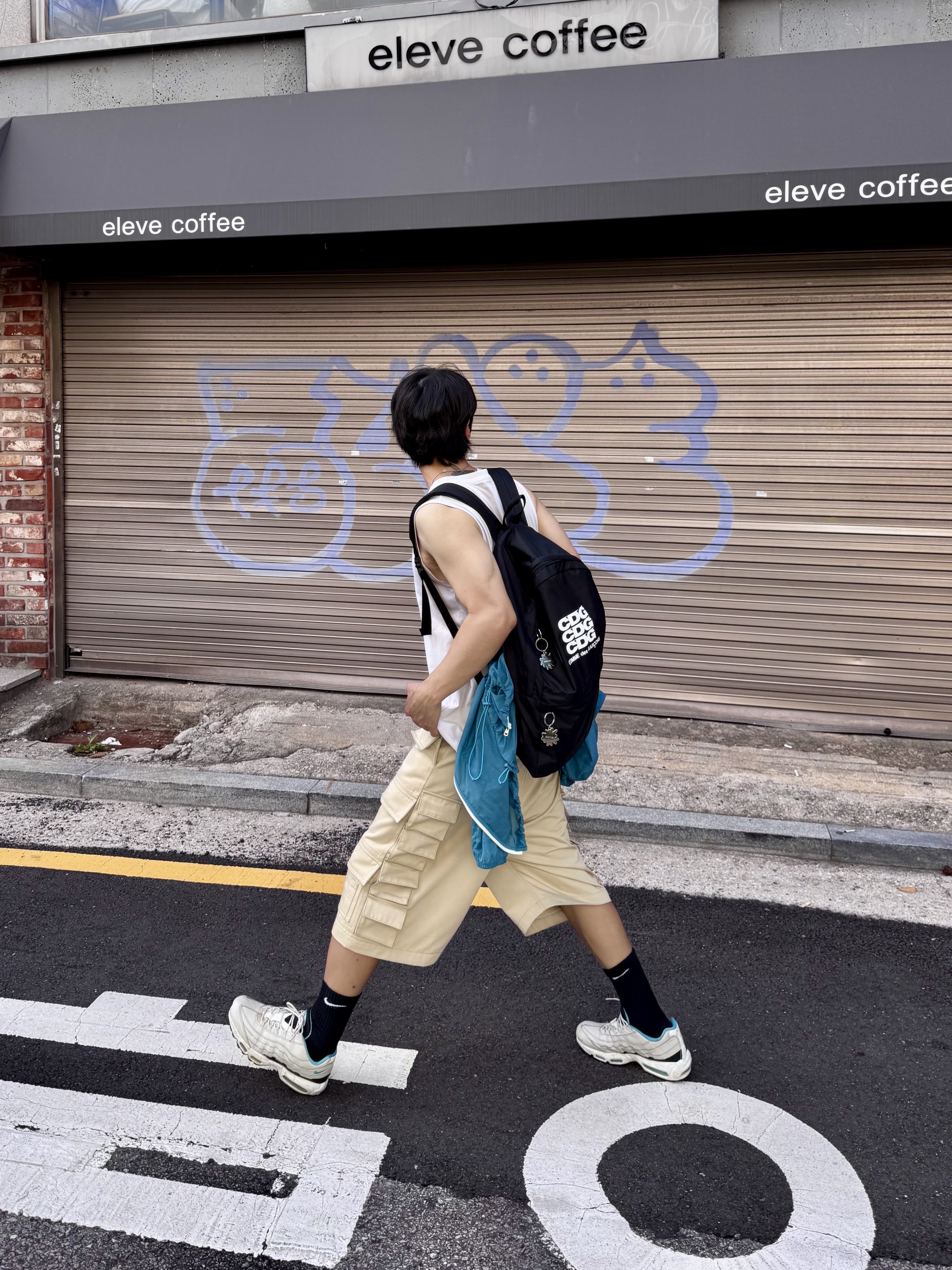Oakley Eye Jacket Redux Silver Frame Prizm Black Polarized Lenses High Bridge Fit, CDG Backpack Black 착용 스타일 - 6