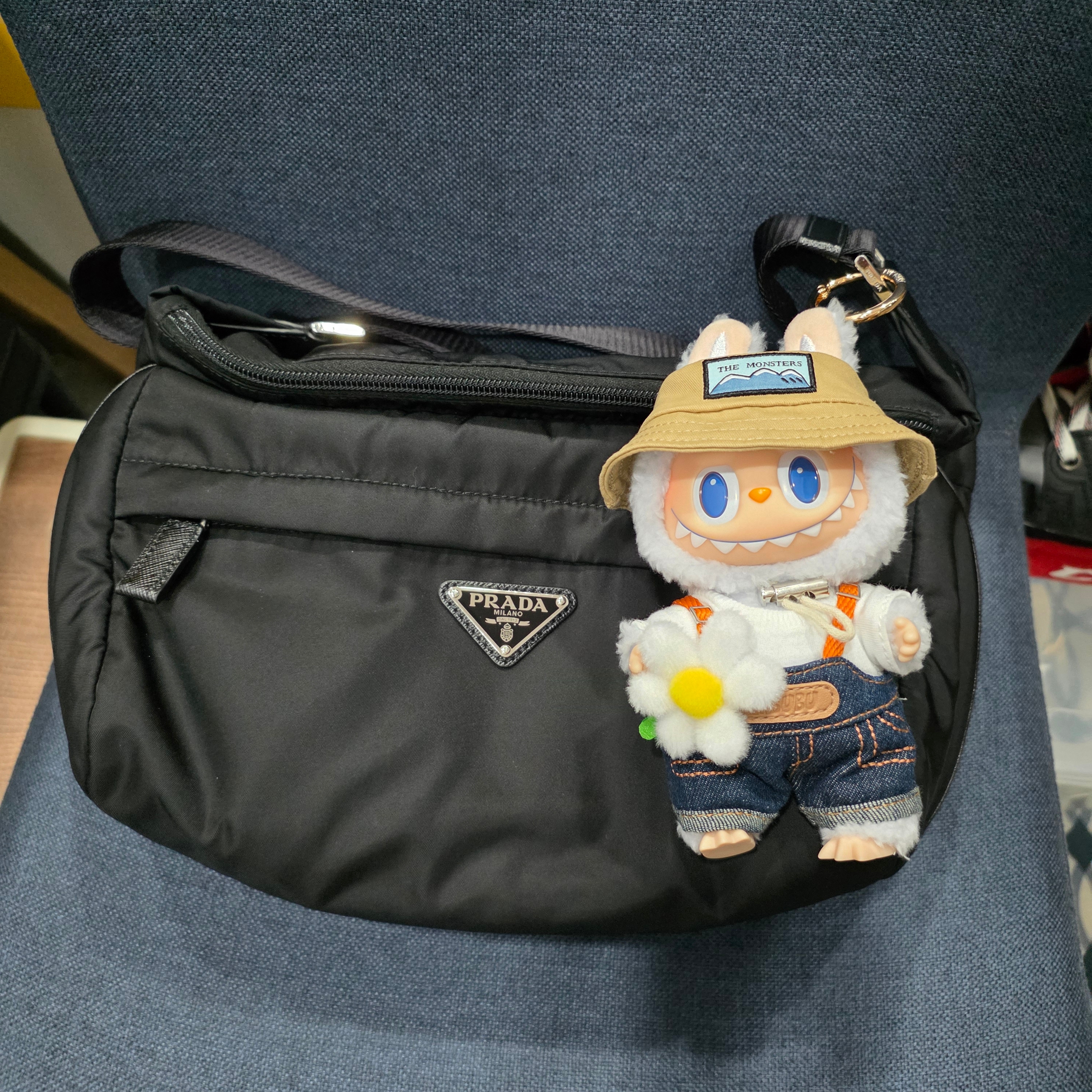 Pop Mart Fall In Wild Labubu Series Toy Keyring 착용 스타일